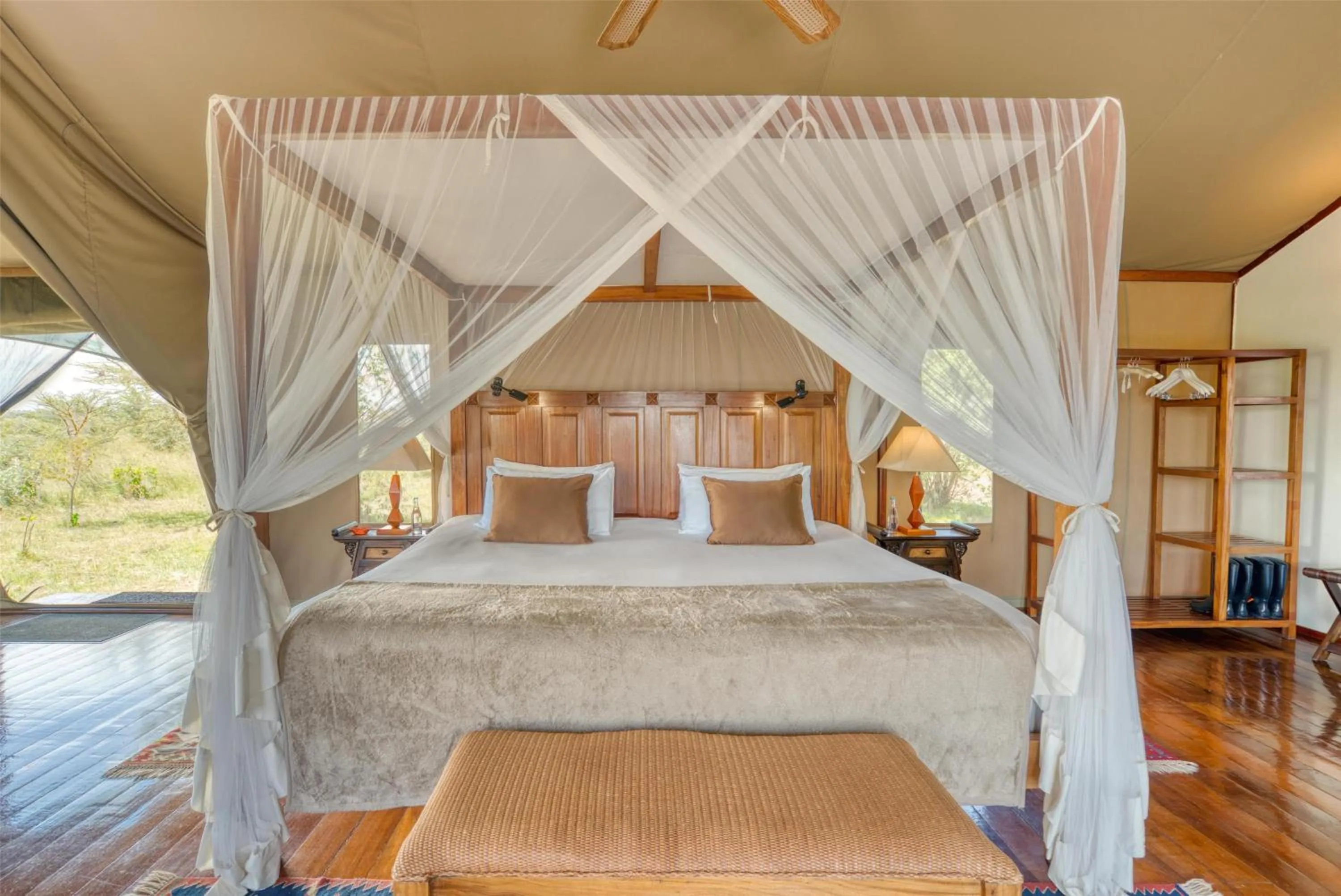 Photo of the whole room, Bed in Olare Mara Kempinski