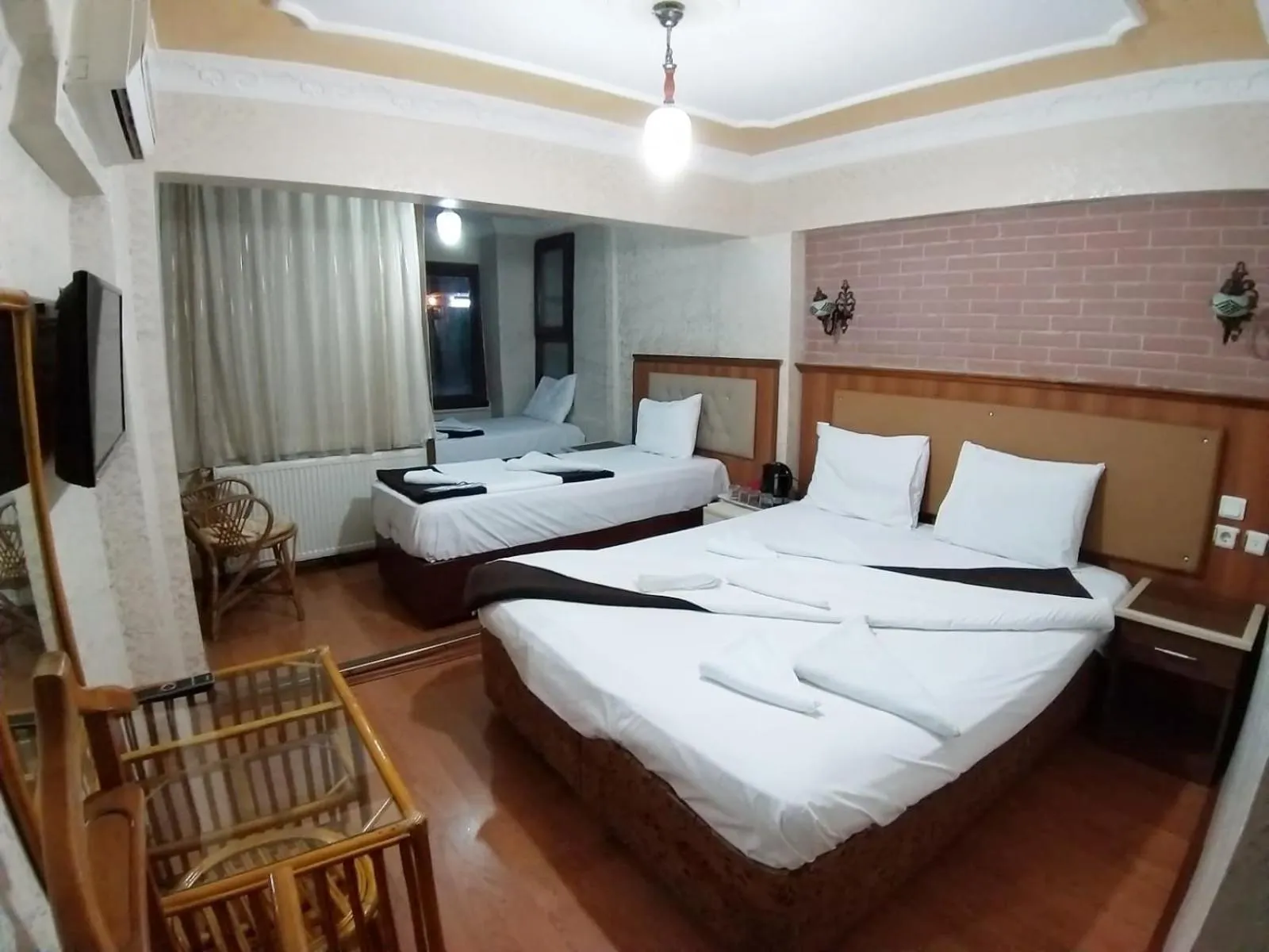 Bed in Istanbul Sydney Hotel