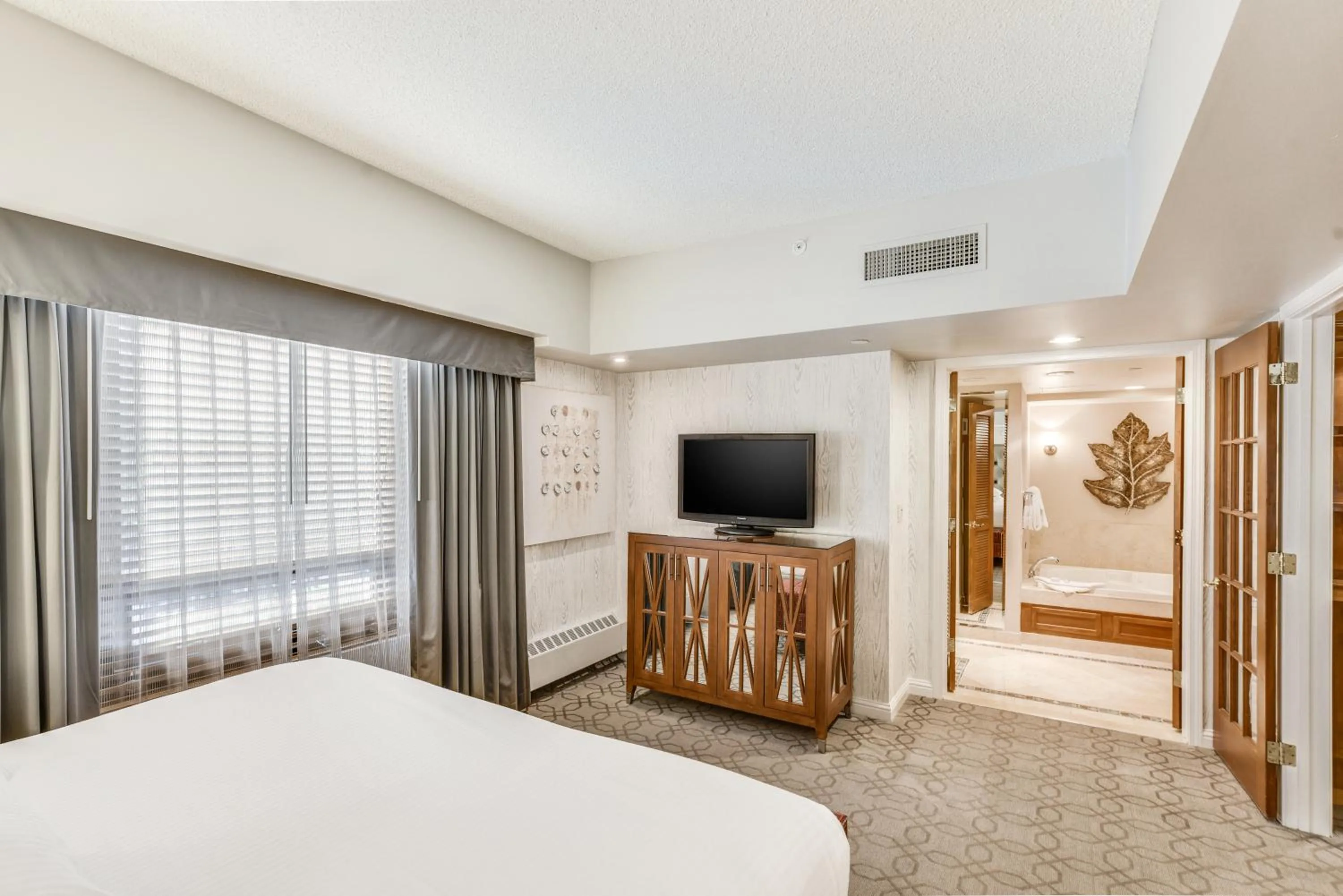 Bed in Harrah's Lake Tahoe, A Caesars Destination