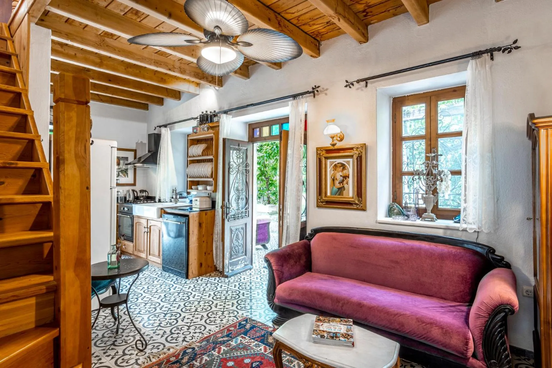 Kitchen or kitchenette in Ha La Bodrum