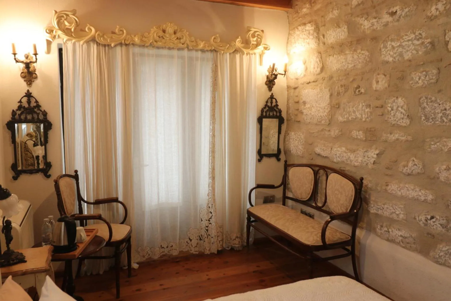 Seating area, Bed in Ha La Bodrum