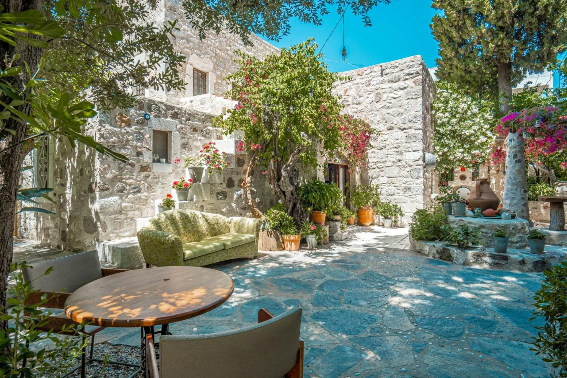 Property building in Ha La Bodrum