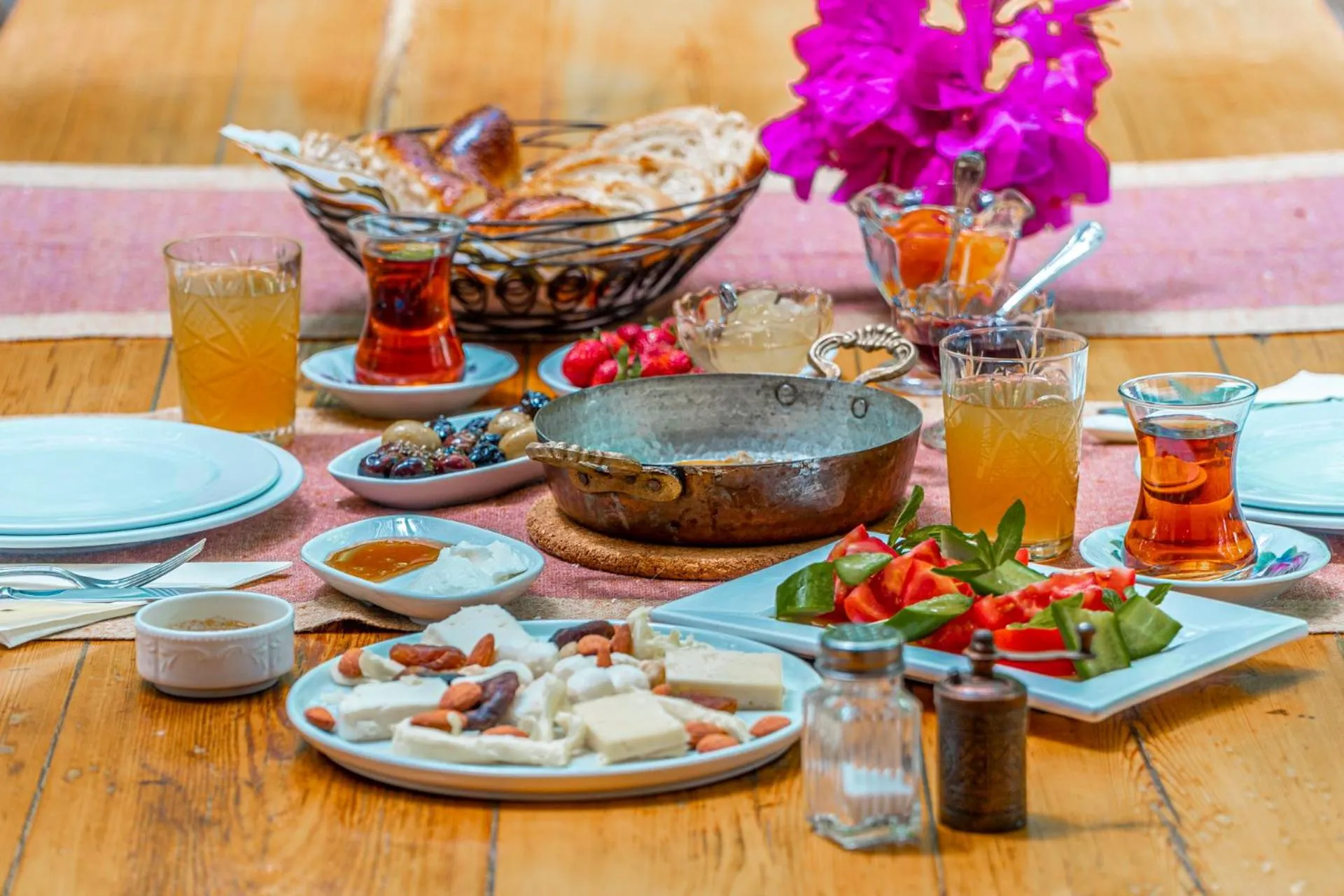 Breakfast in Ha La Bodrum