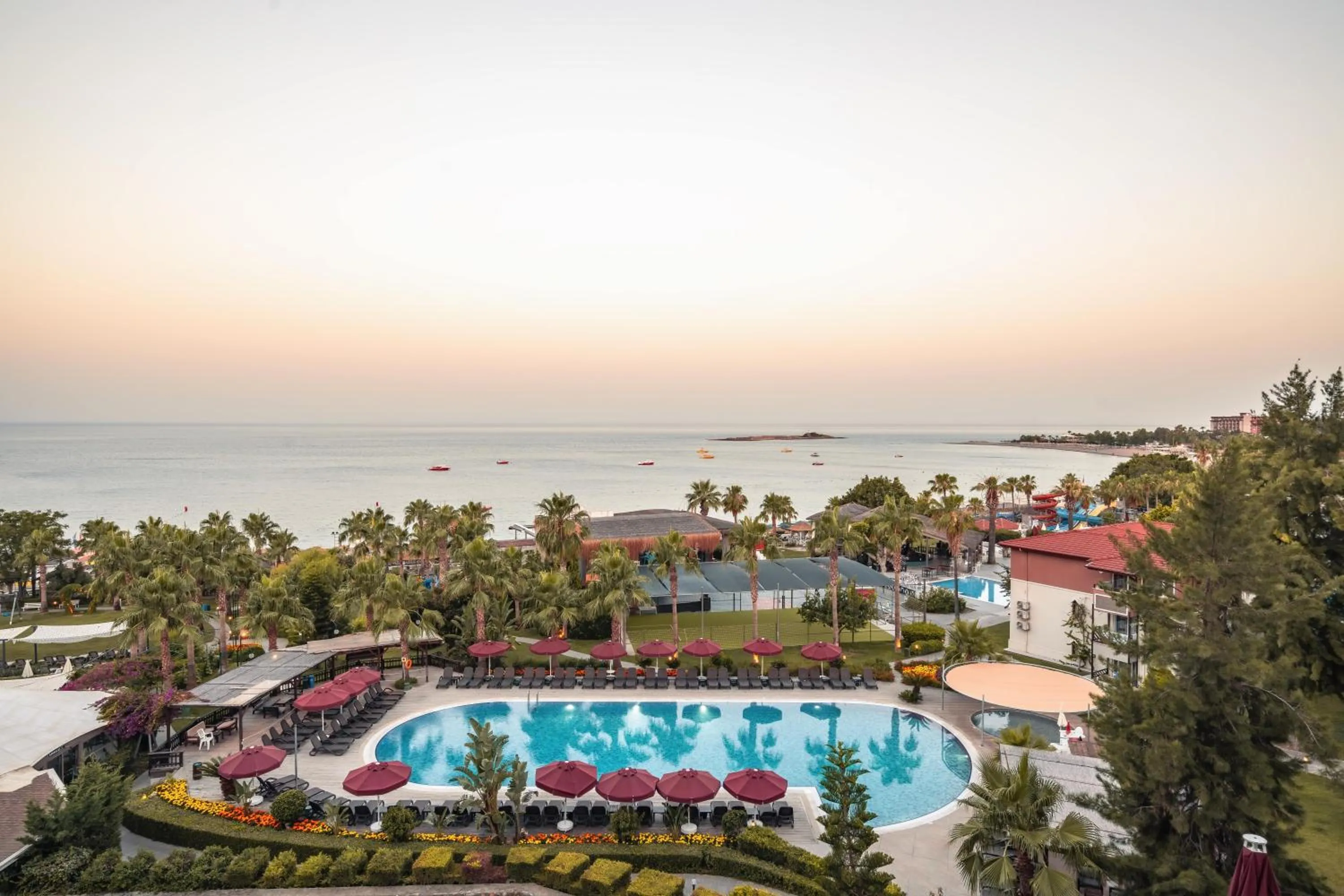 Swimming pool in Justiniano Deluxe Resort