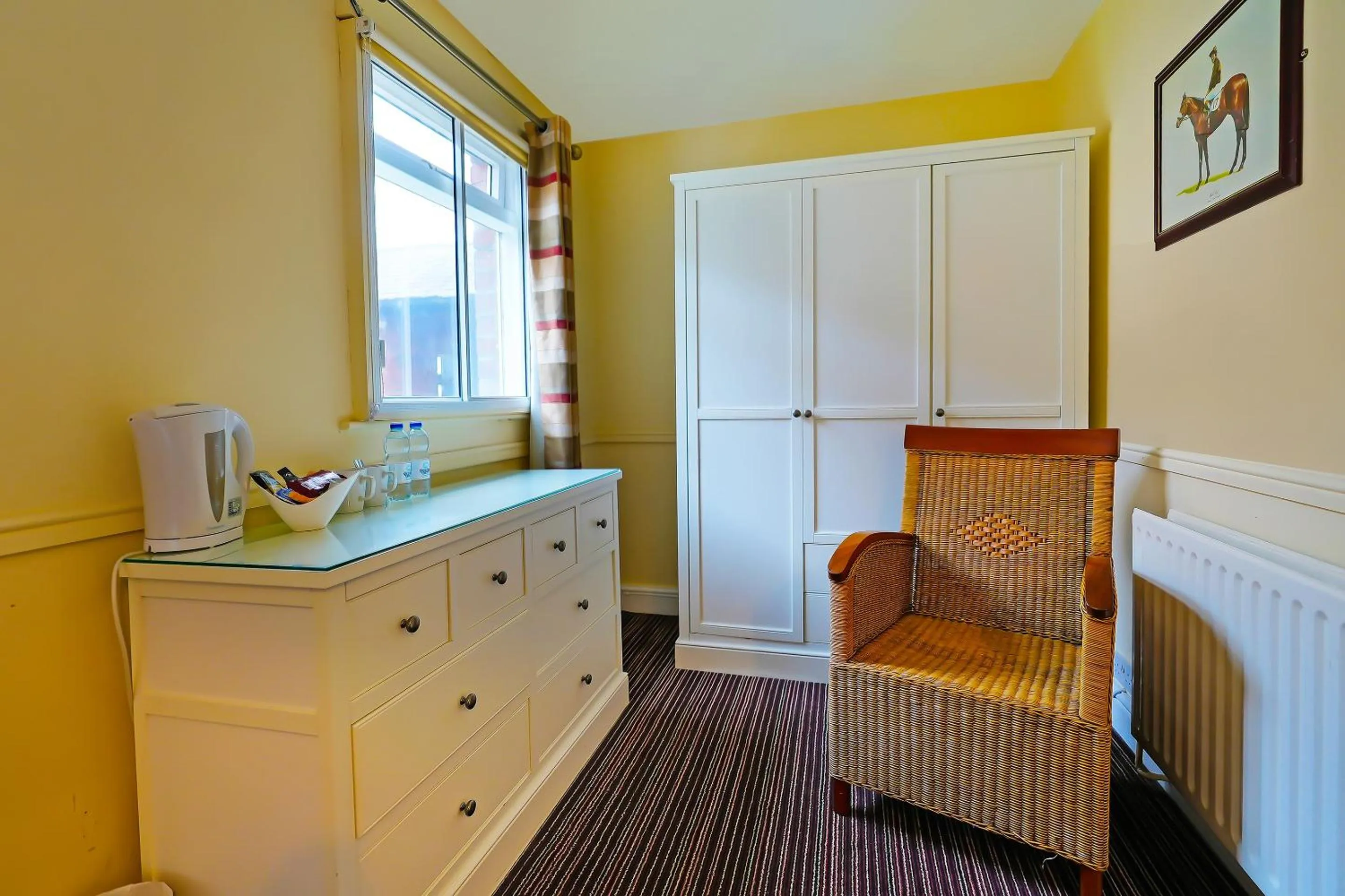 Bedroom in OYO The White Horse, Ripon North Yorkshire