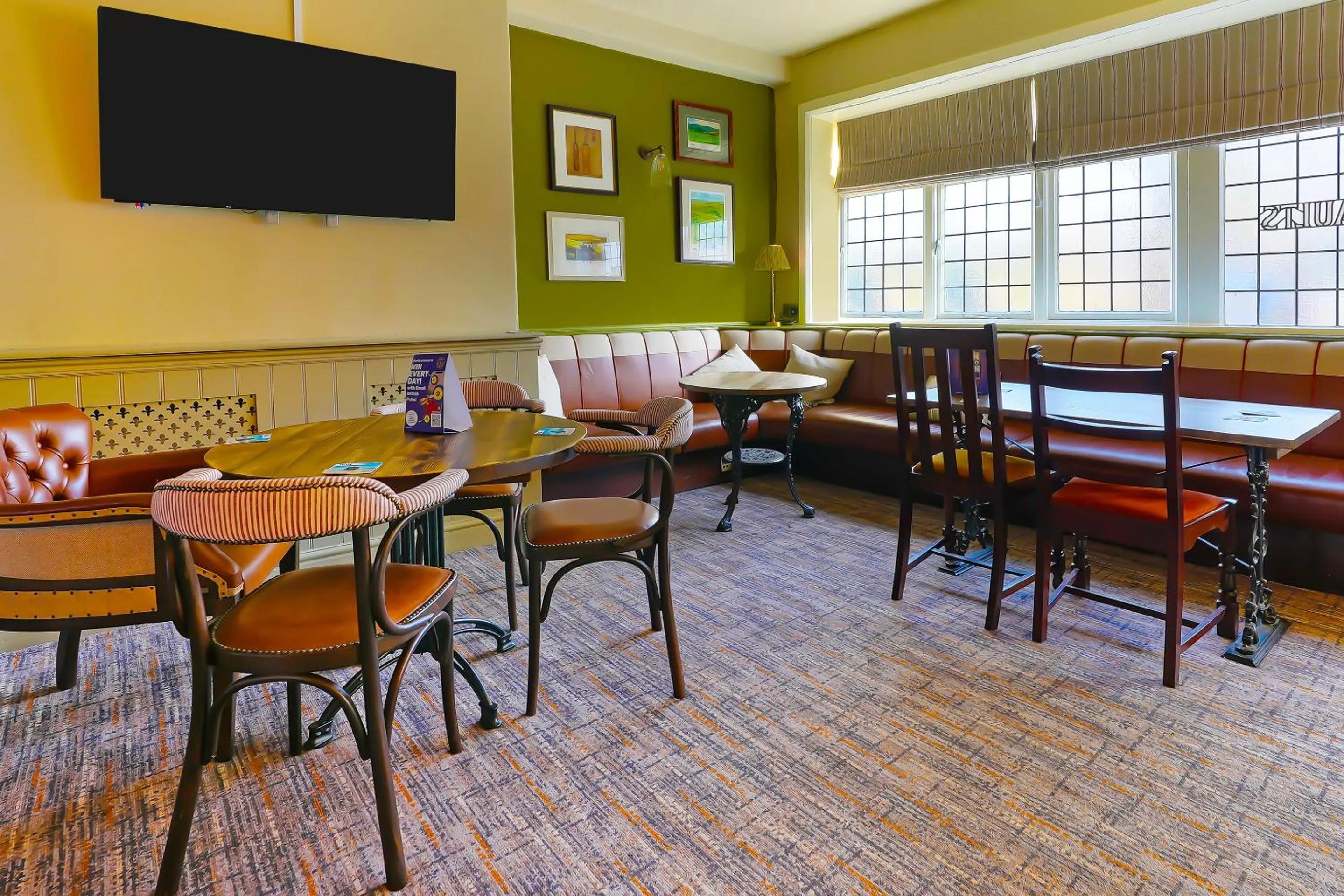 Lobby or reception in OYO The White Horse, Ripon North Yorkshire