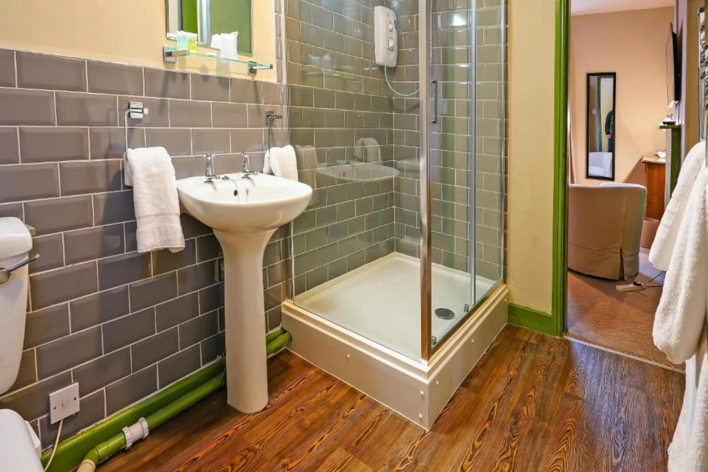 Shower in OYO The White Horse, Ripon North Yorkshire