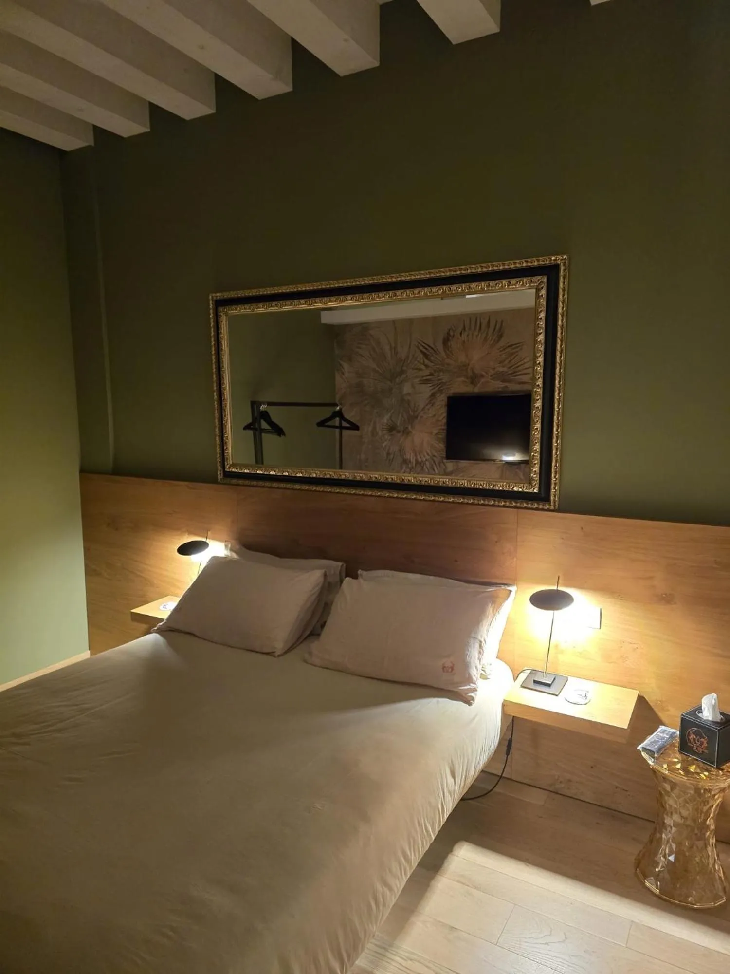 Bed in LEONI DI COLLALTO PALACE