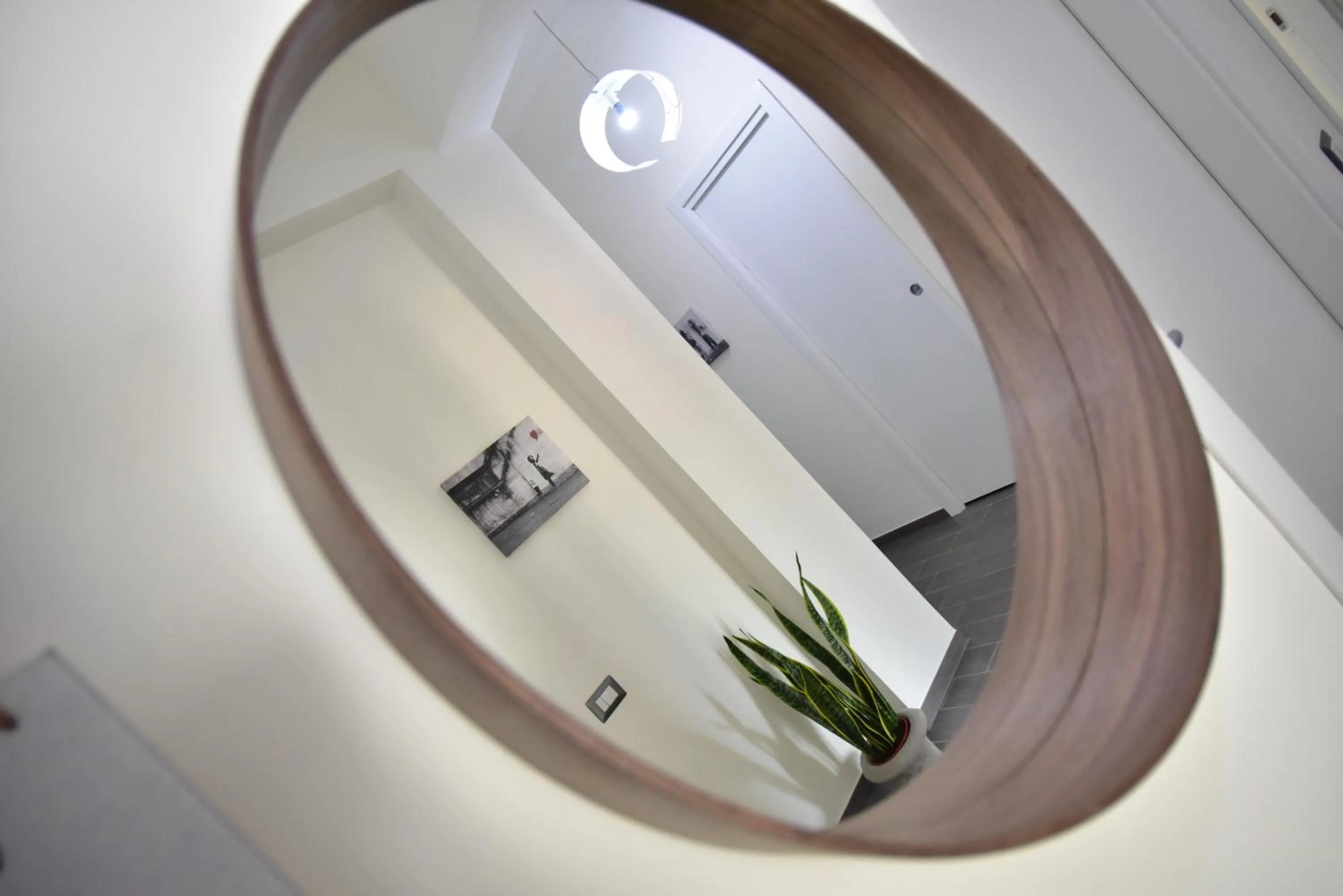 Decorative detail in B&B Lambda