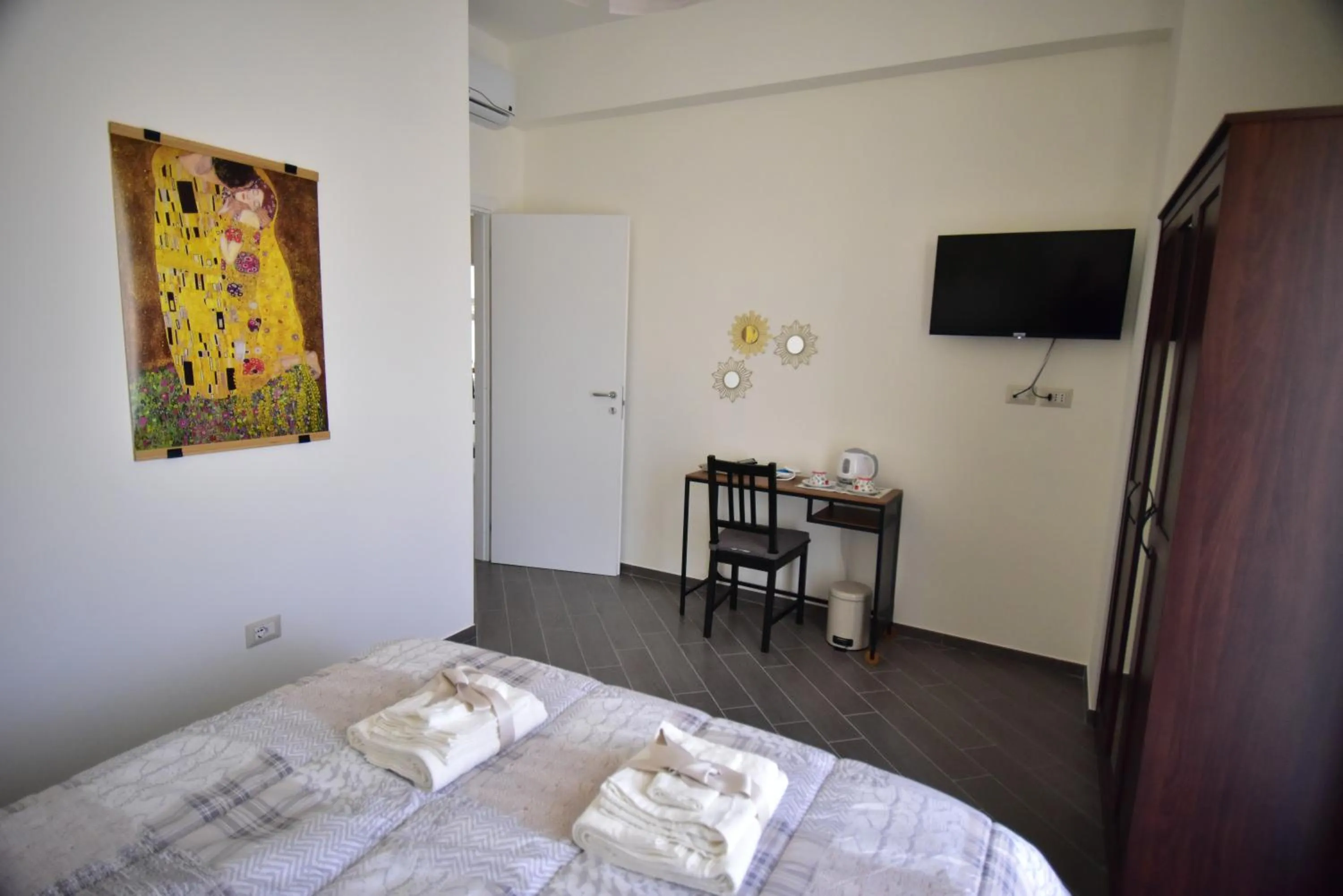 TV and multimedia, Bed in B&B Lambda