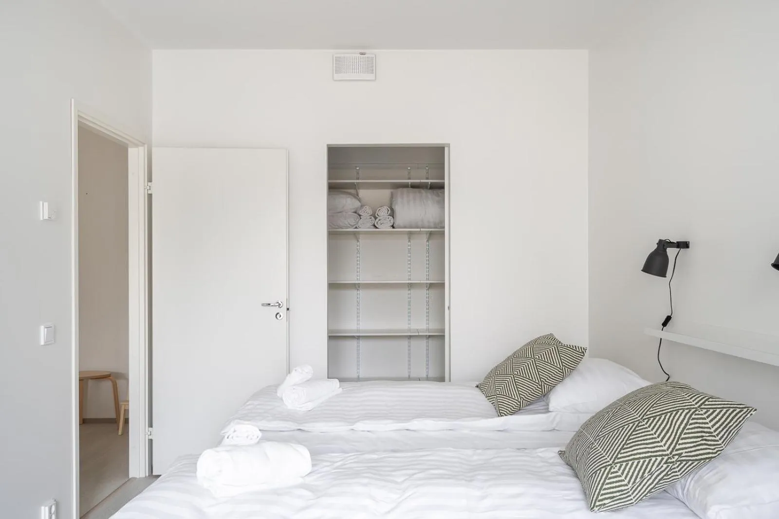 Bedroom, Bed in Hiisi Homes Vantaa Kaivoksela