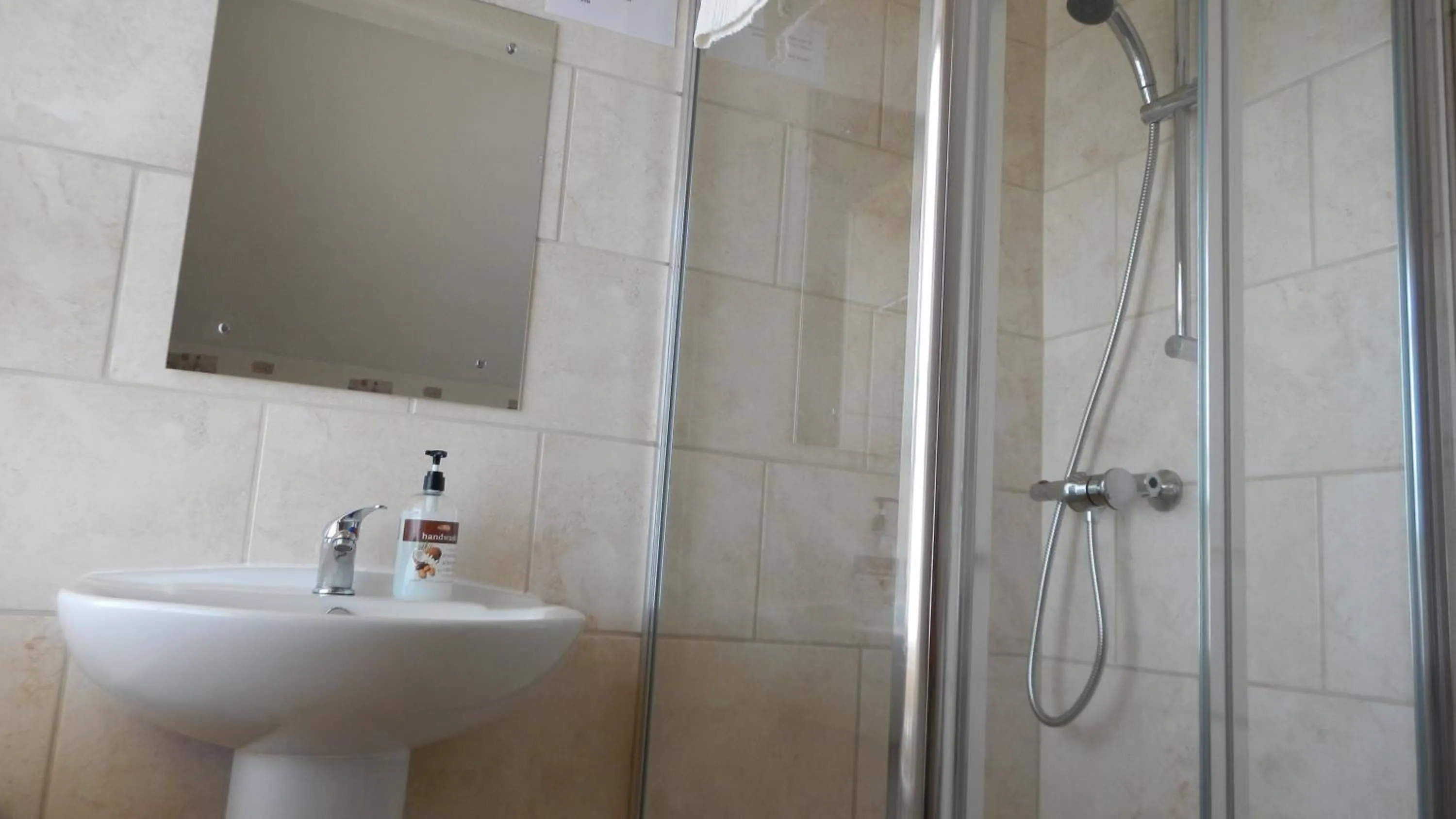 Bathroom in Colbourn Bed and Breakfast