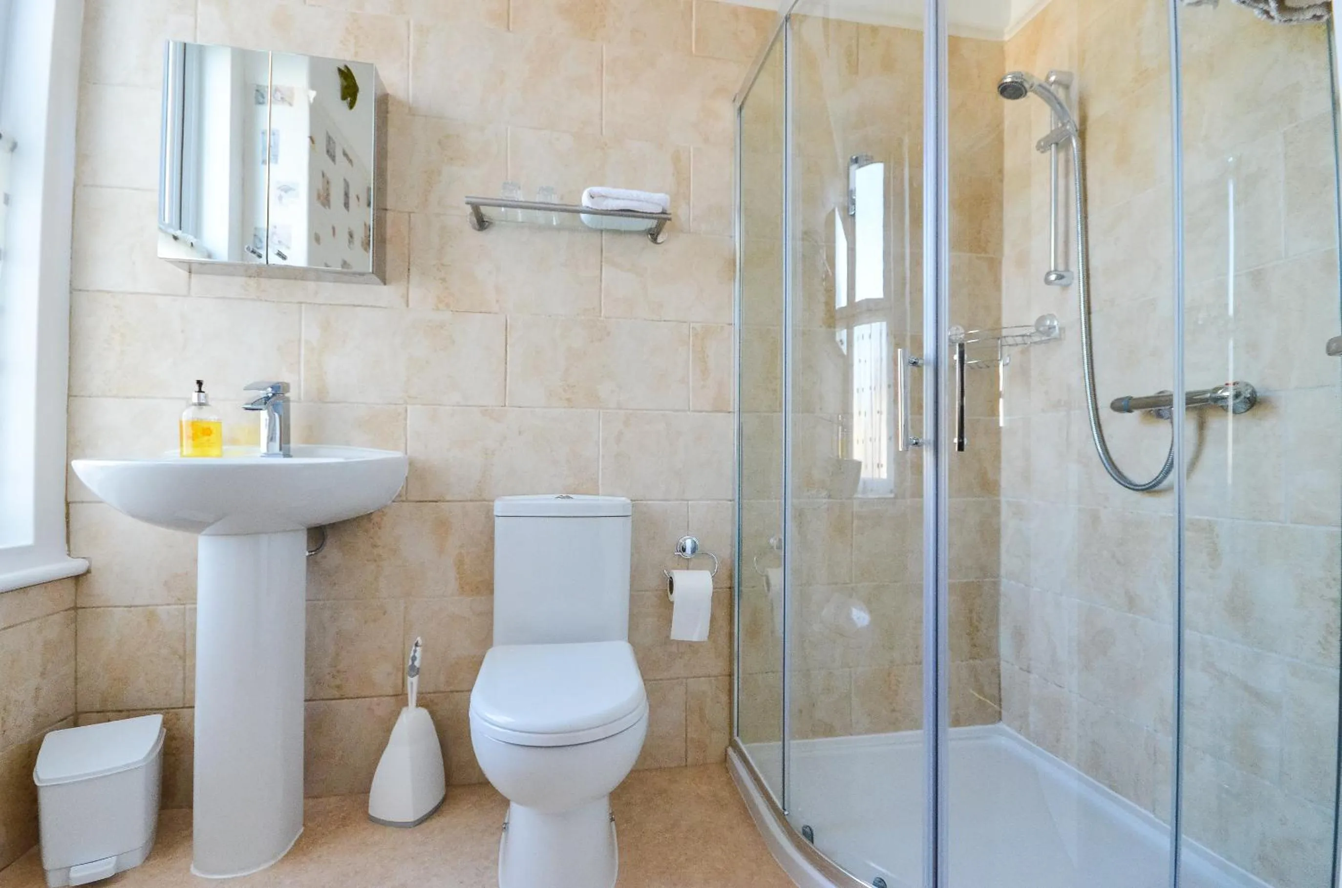 Bathroom in Colbourn Bed and Breakfast