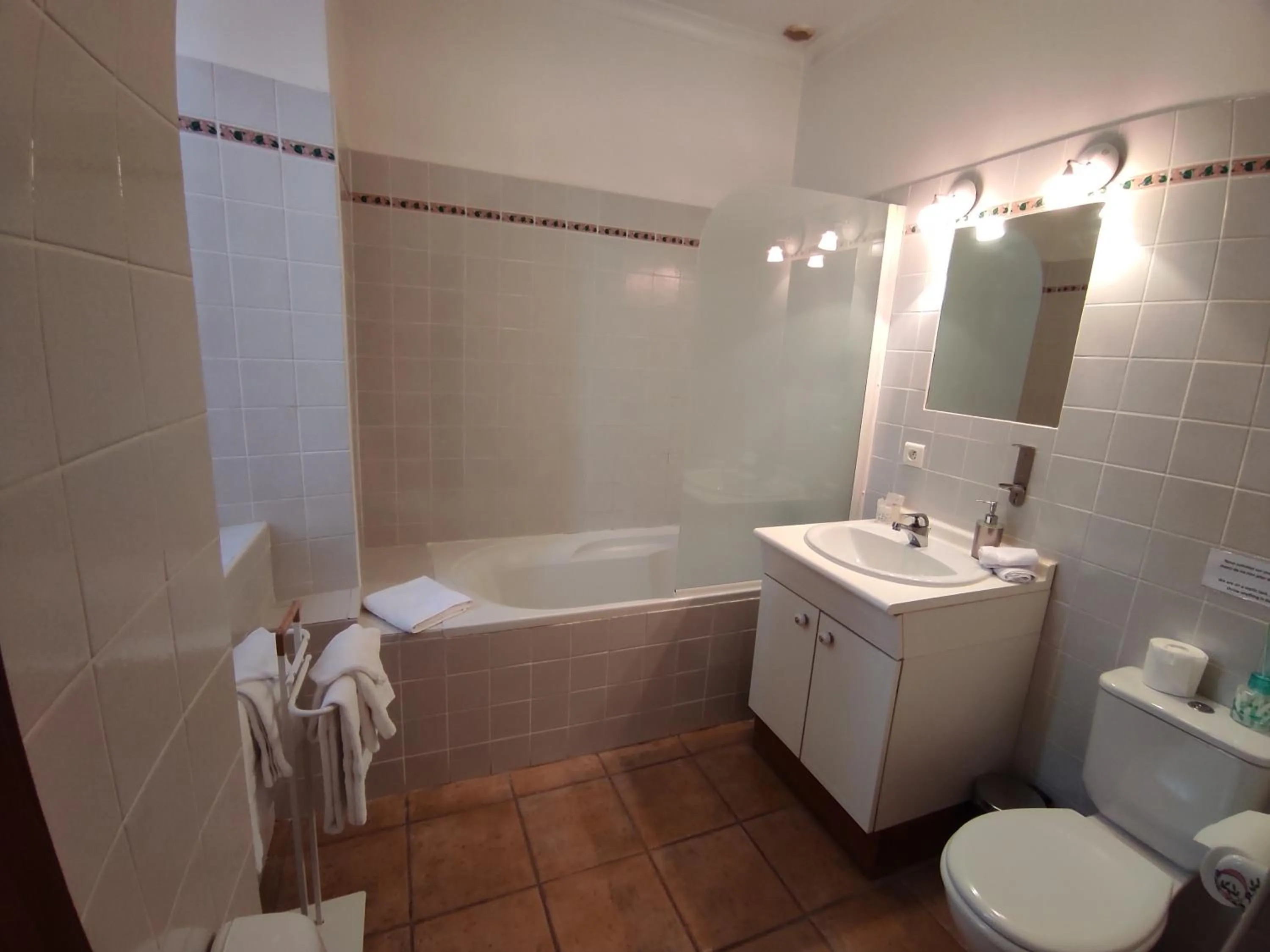 Bathroom in Logis Hôtel Restaurant Gîte La Bastide du Vébron