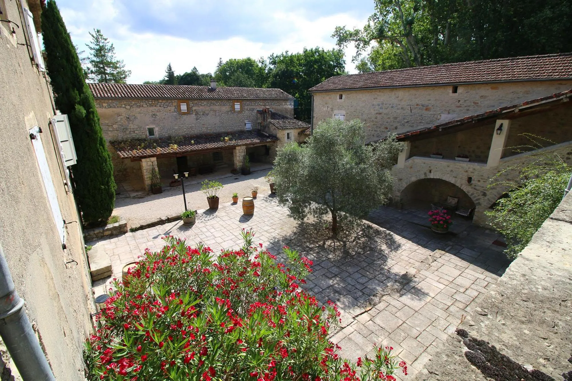 Facade/entrance in Logis Hôtel Restaurant Gîte La Bastide du Vébron