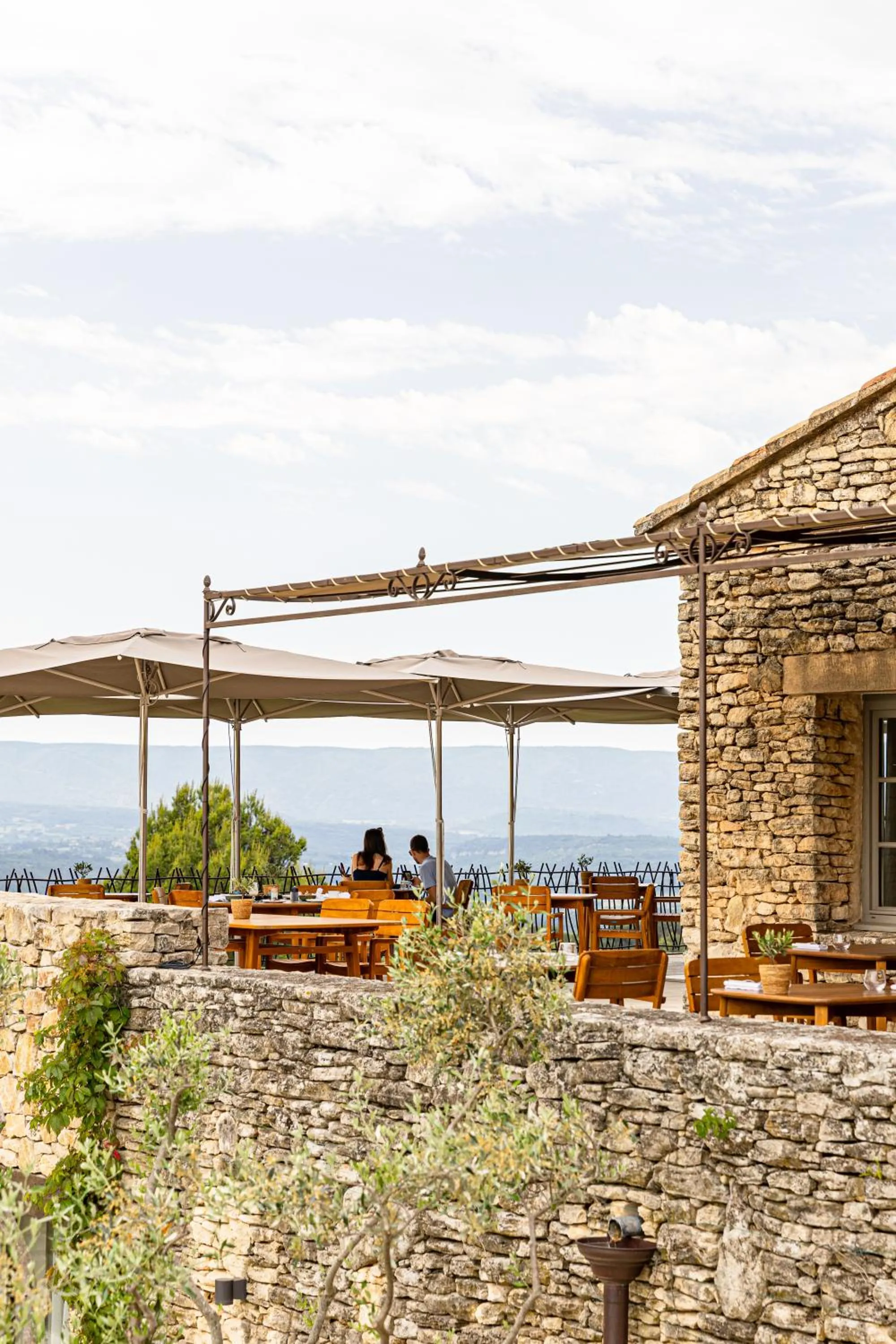 Patio in Mas des Herbes Blanches Hôtel & Spa – Relais & Châteaux