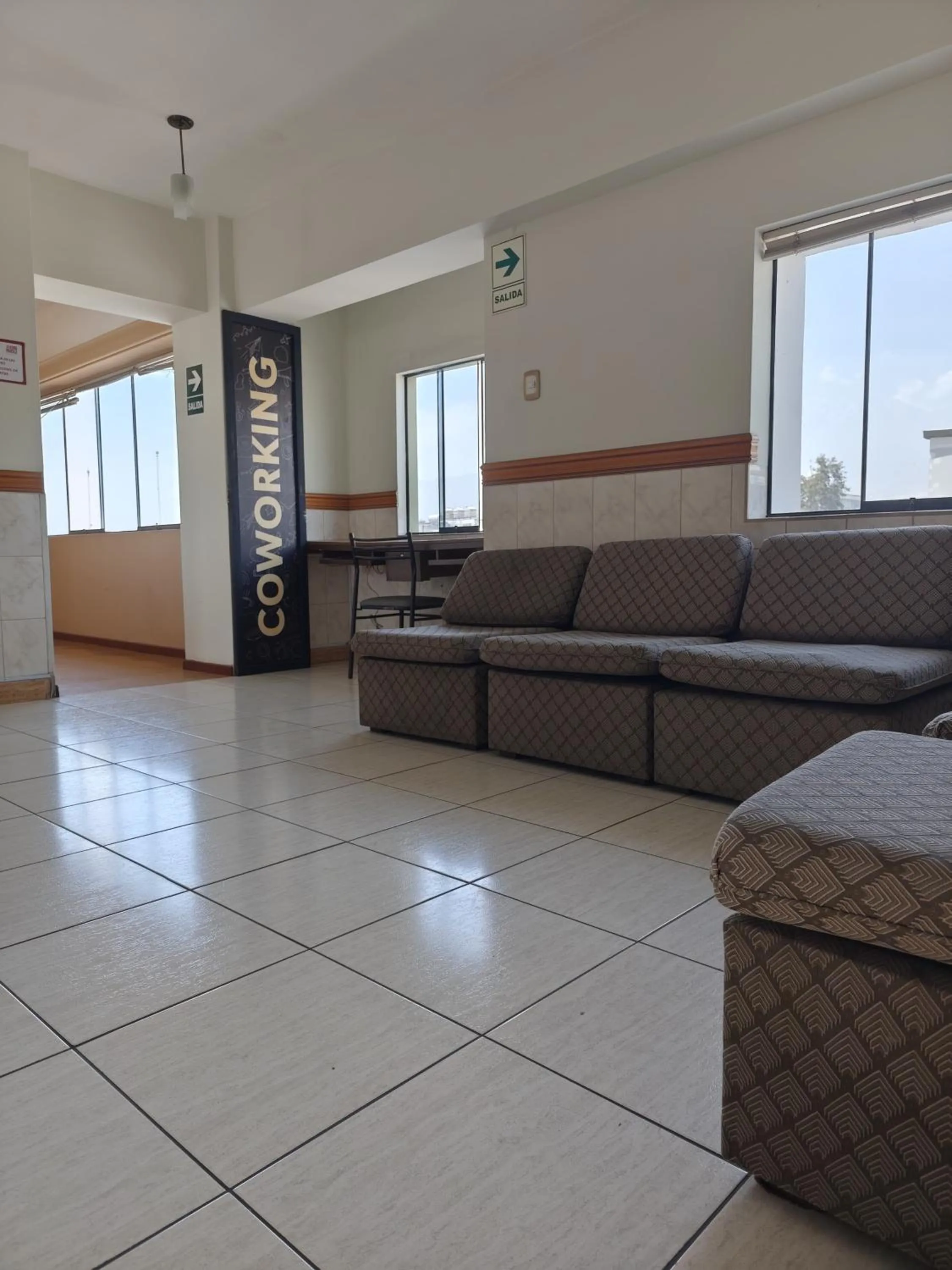 Seating area in TERRAMISTICA CENTRO BY Casa Consuelo