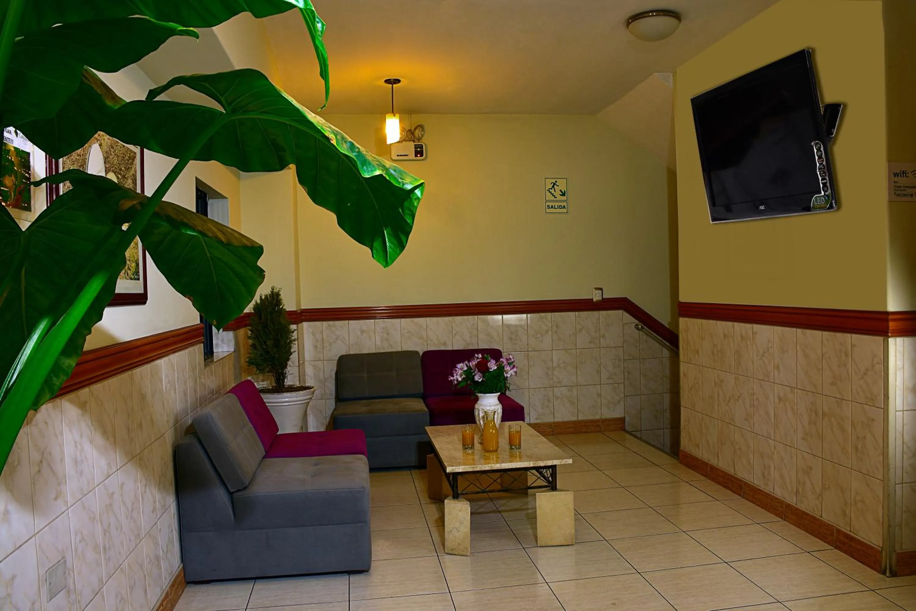 Seating area in TERRAMISTICA CENTRO BY Casa Consuelo