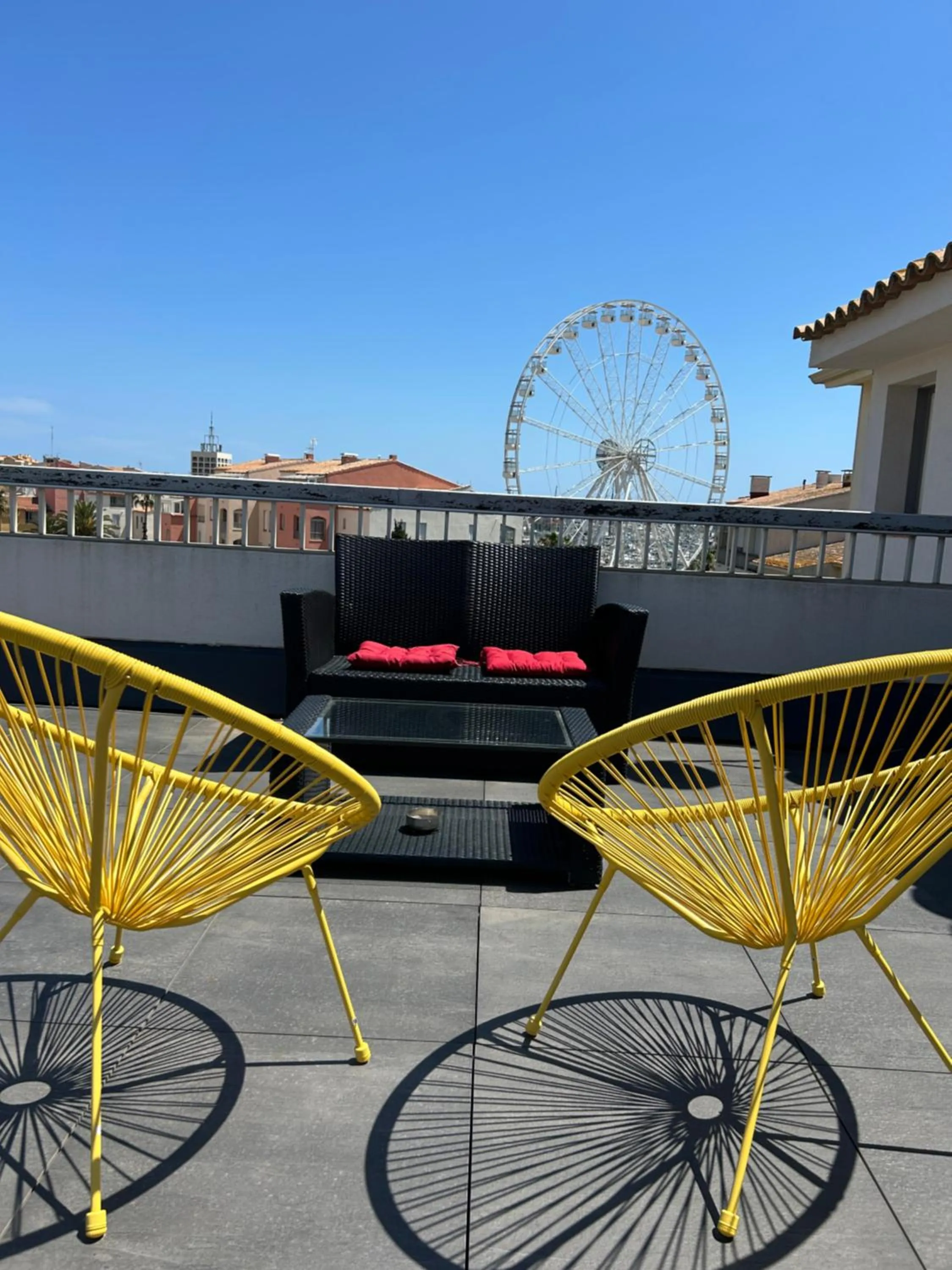 Patio in Brit Hotel Opal Centre Port