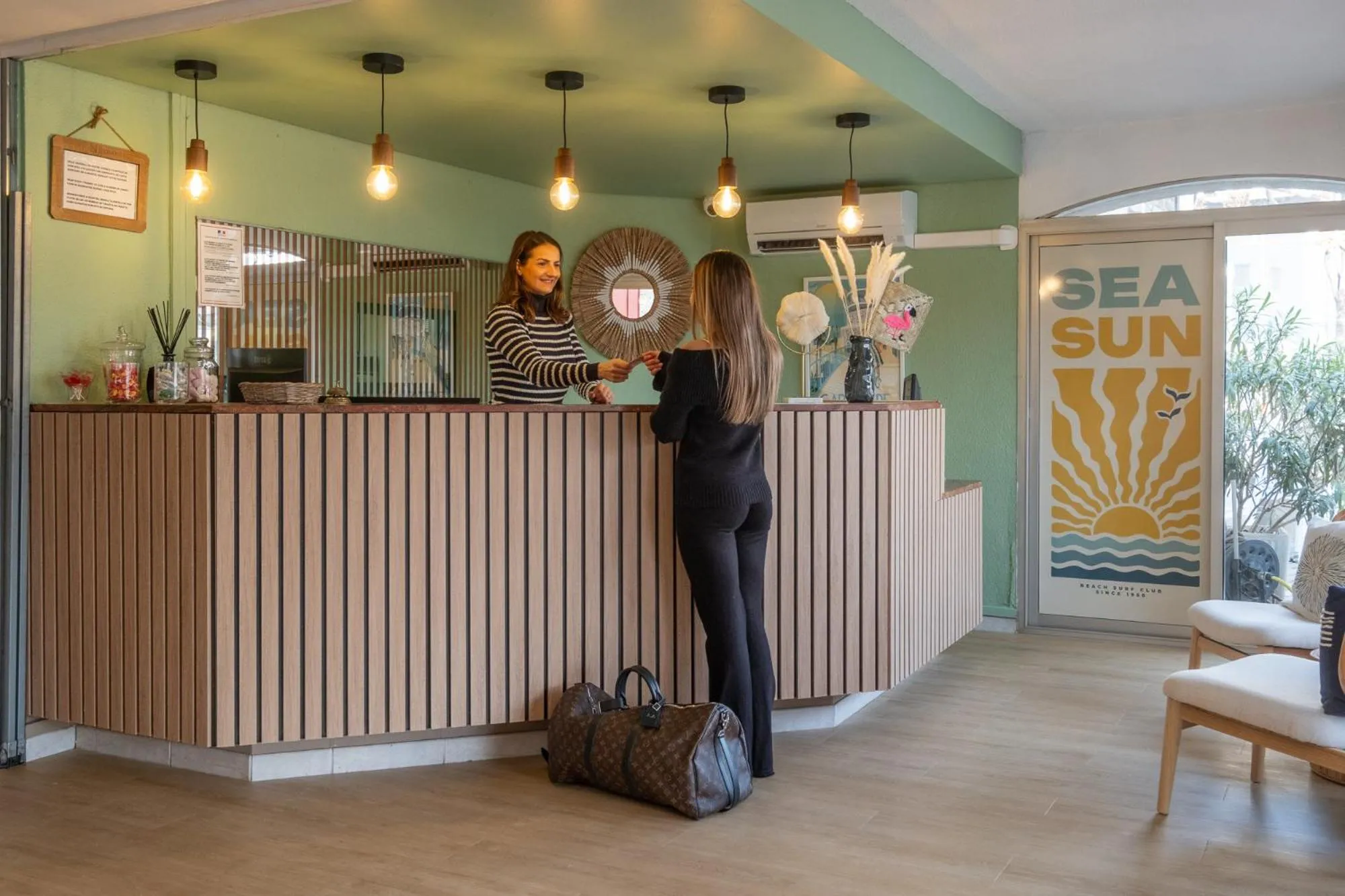 Lobby or reception in Brit Hotel Opal Centre Port