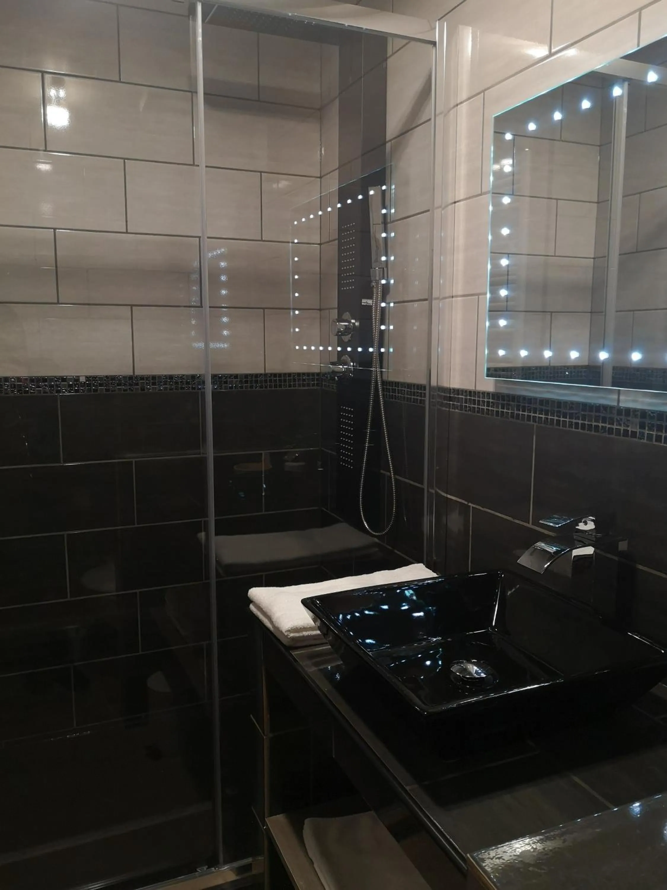 Shower in La Sapinière St Lary Soulan