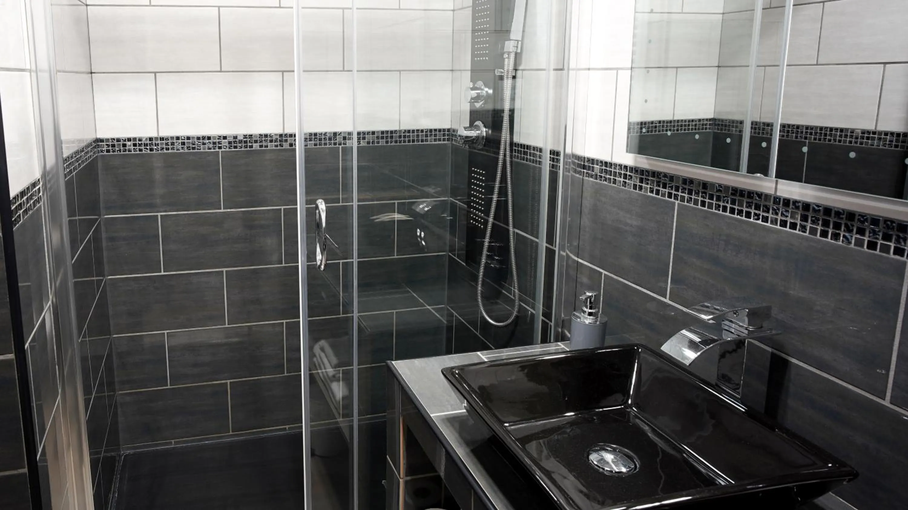 Shower in La Sapinière St Lary Soulan