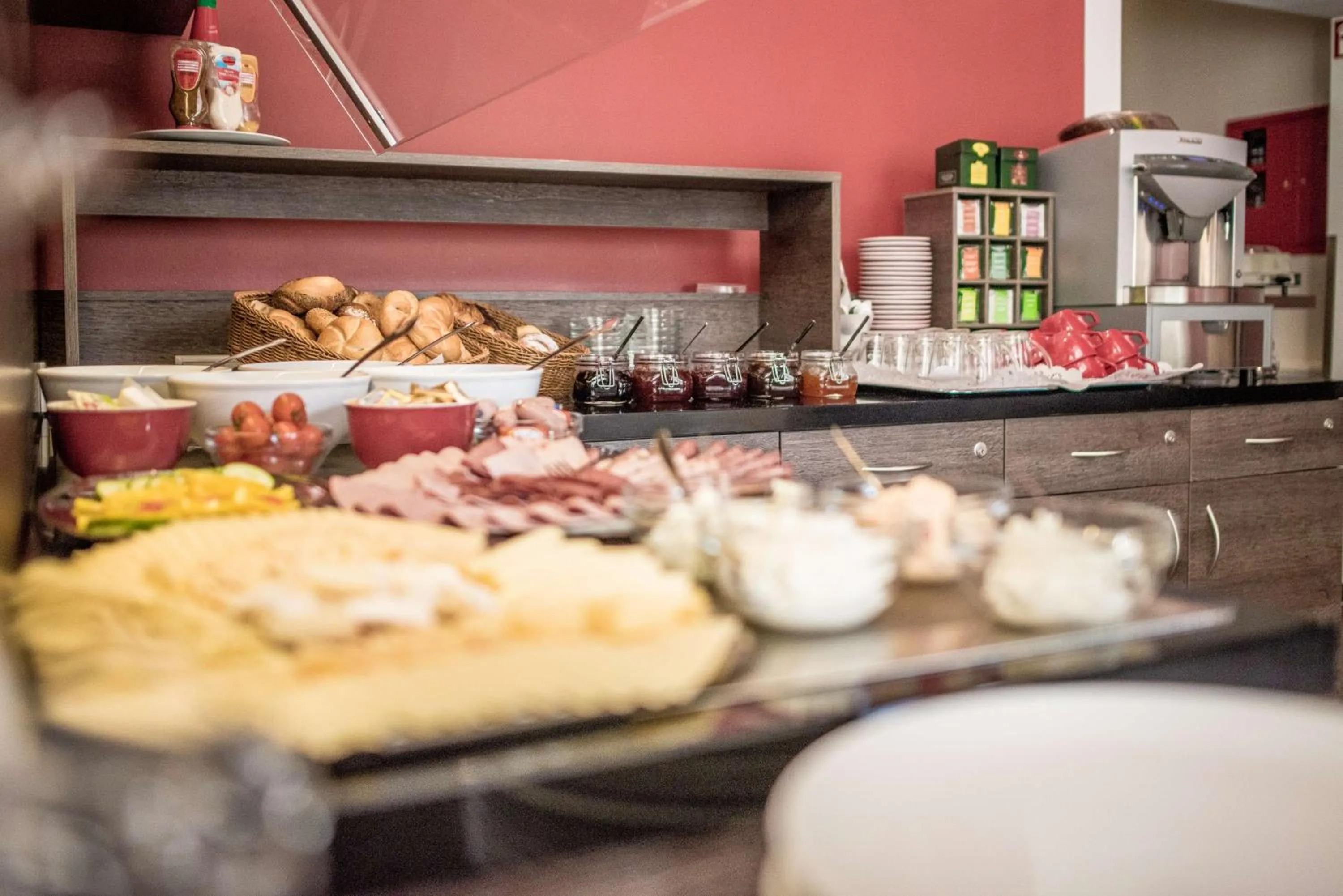 Food and drinks in Hotel Jakob Regensburg DownTown, Best Western Signature Collection