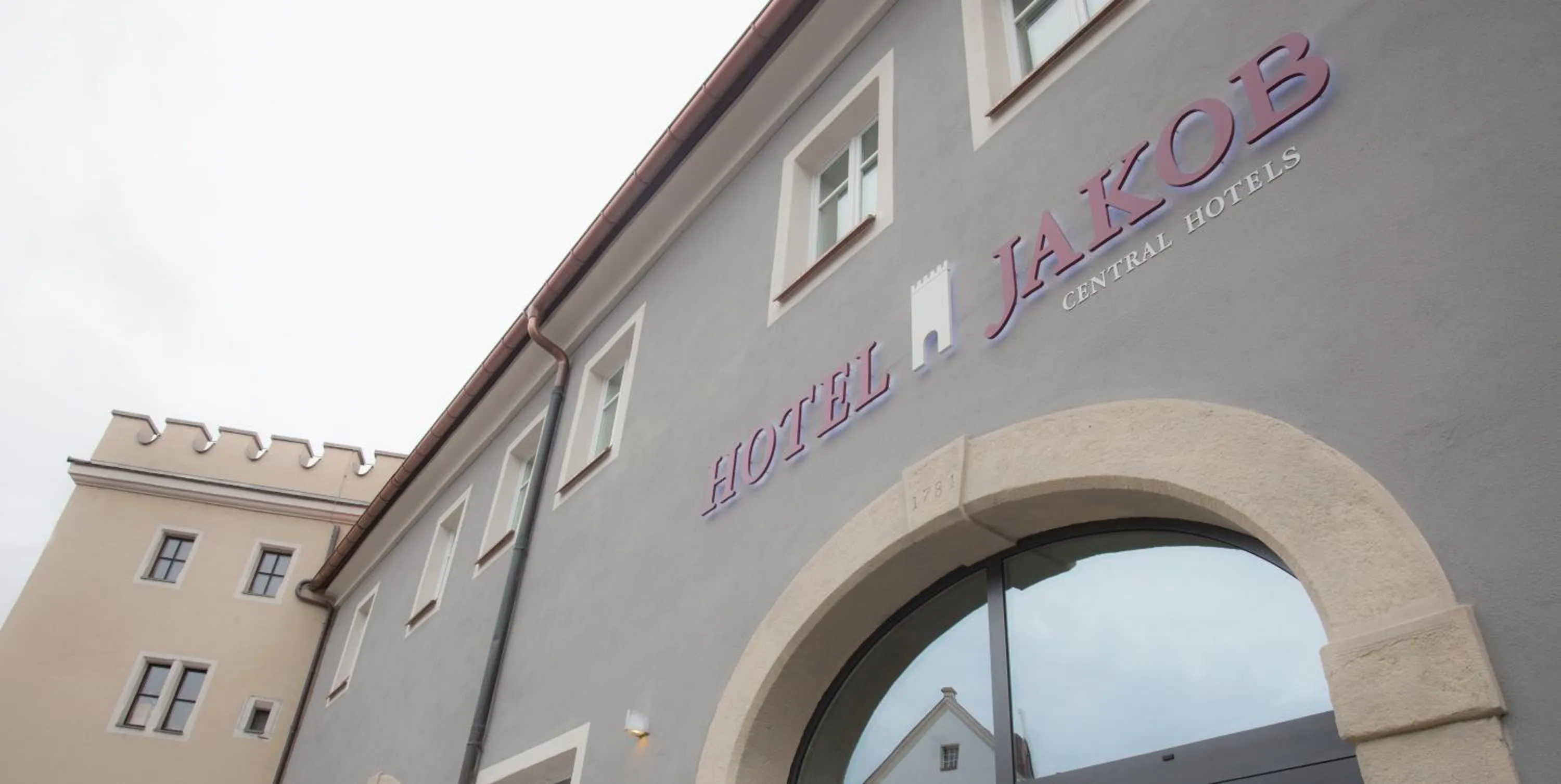 Property building in Hotel Jakob Regensburg DownTown, Best Western Signature Collection