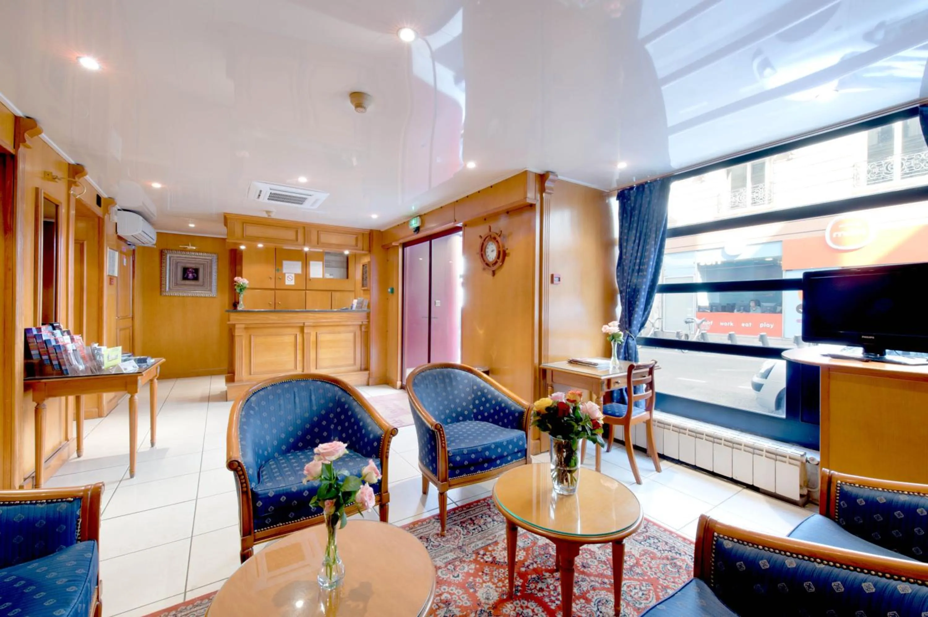 Lobby or reception in Berkeley