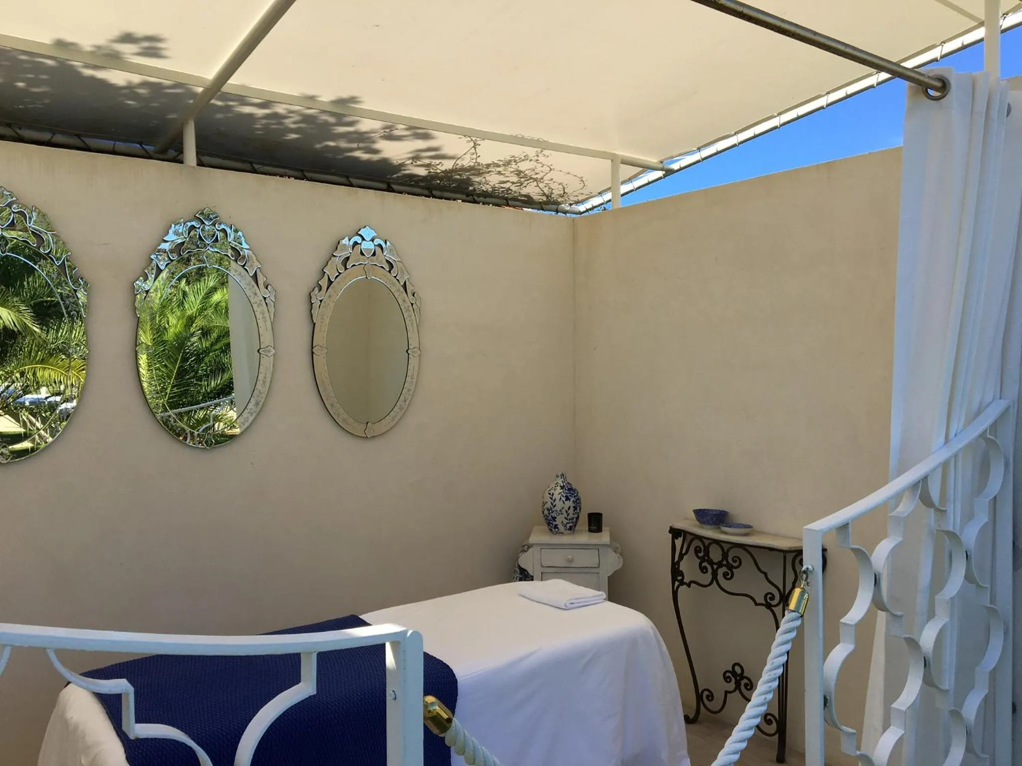 Massage, Bed in Beaumanoir Small Luxury Boutique Hotel