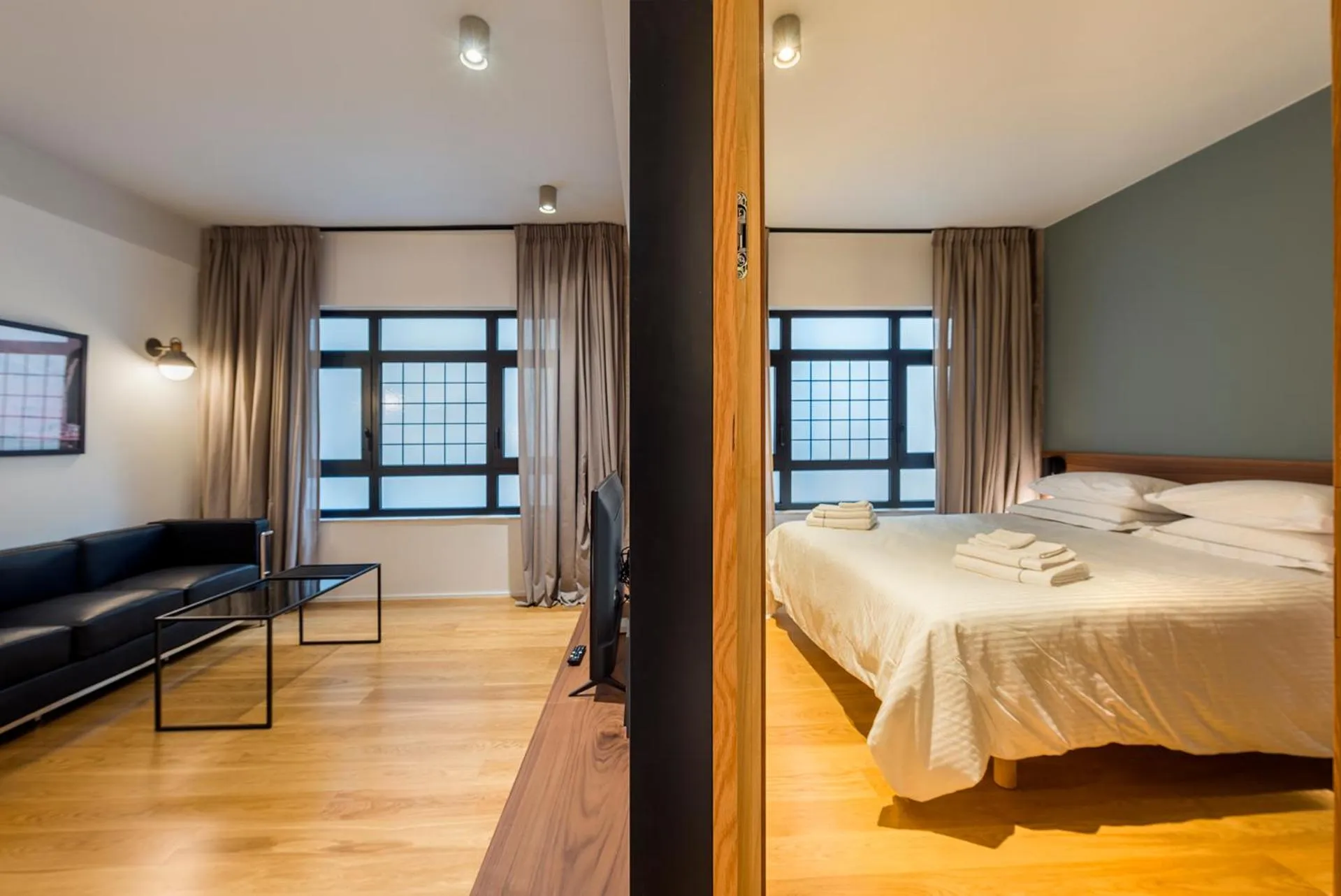 Living room, Bed in Kin Athens