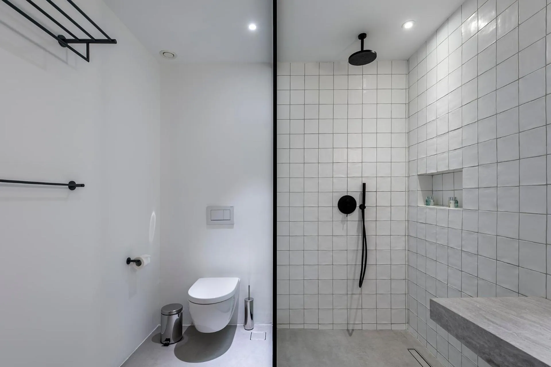 Shower in Kin Athens