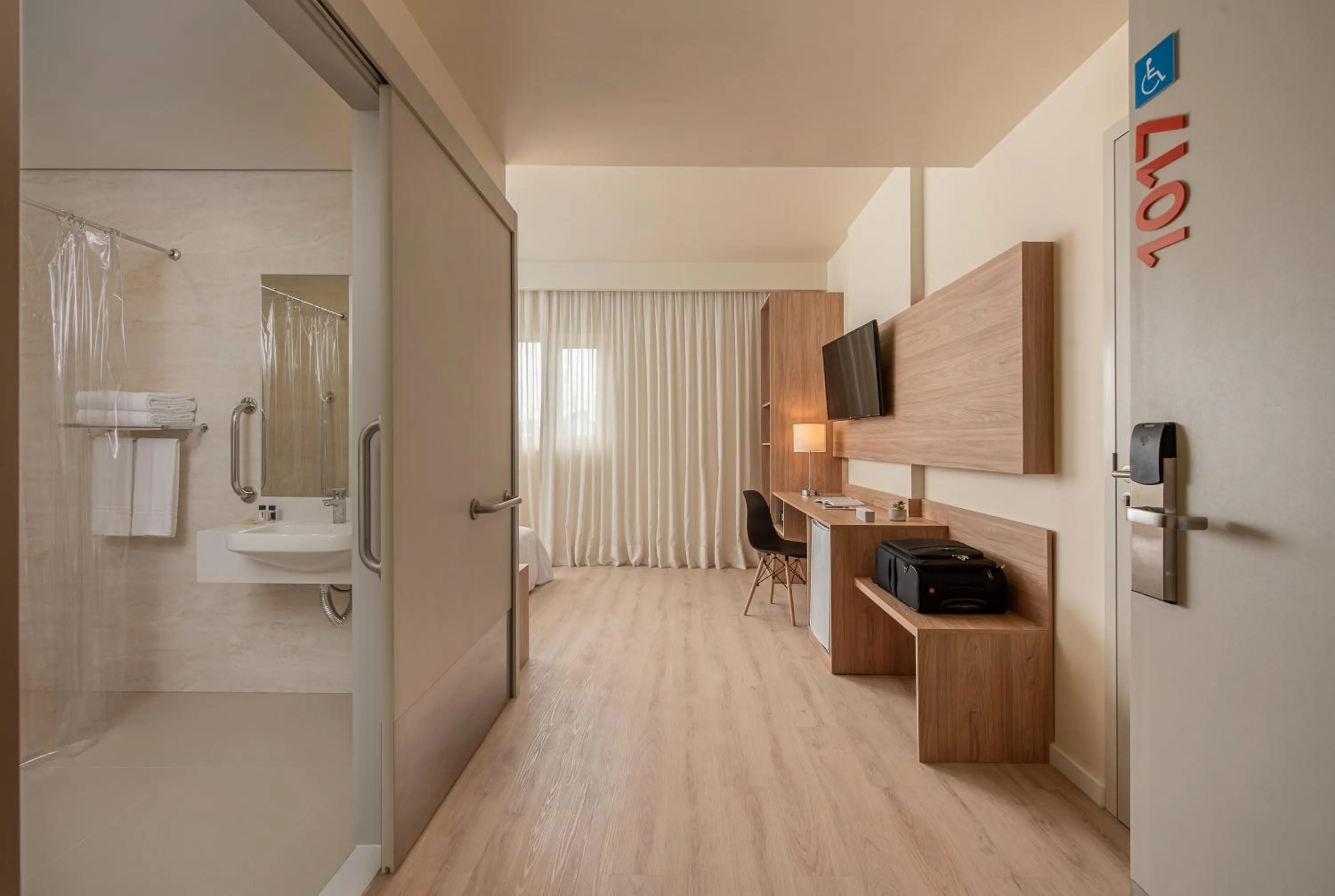 TV and multimedia in Intercity Curitiba Batel