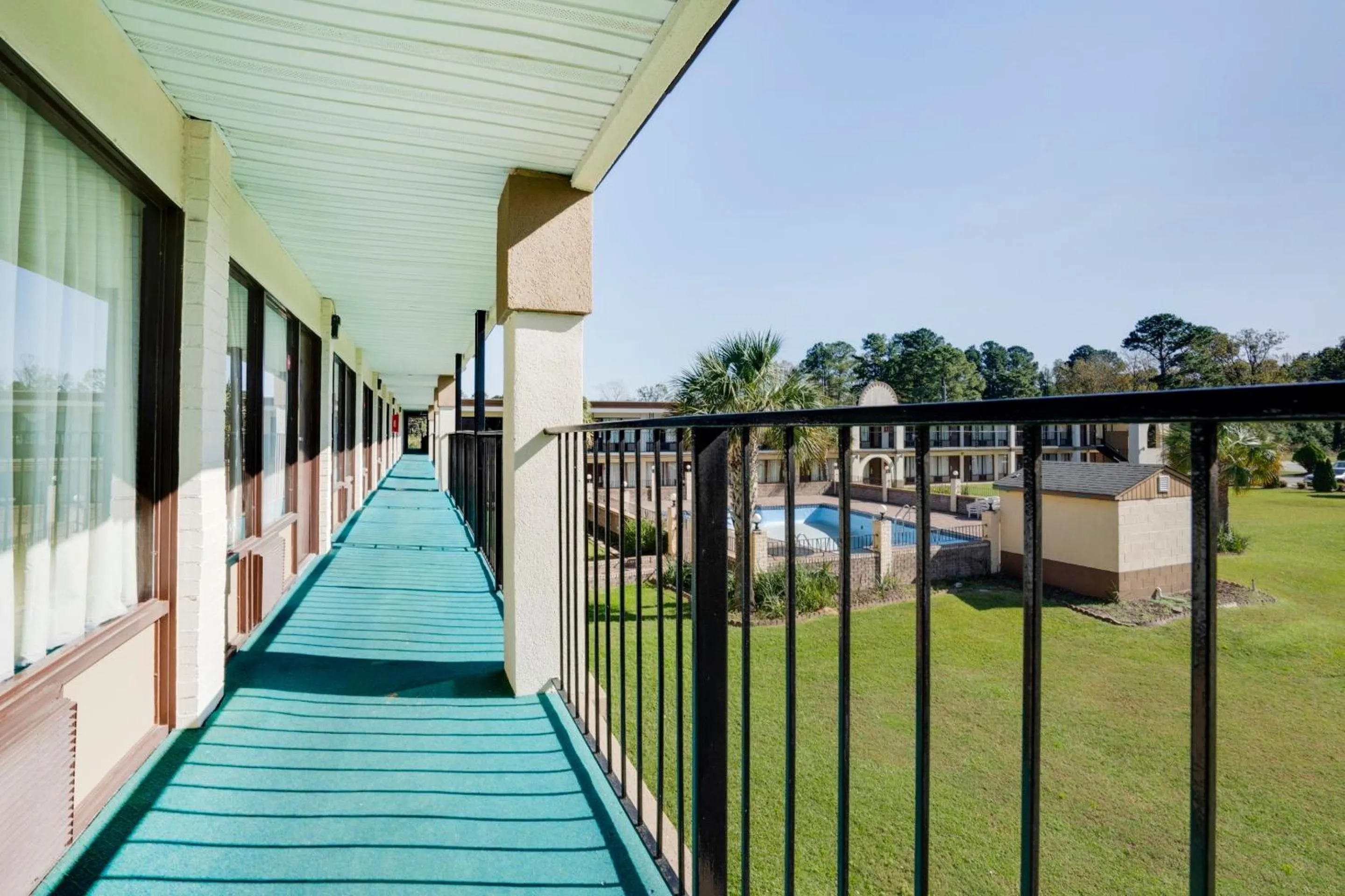 Balcony/Terrace in OYO Hotel Wade/Fayetteville I-95 South
