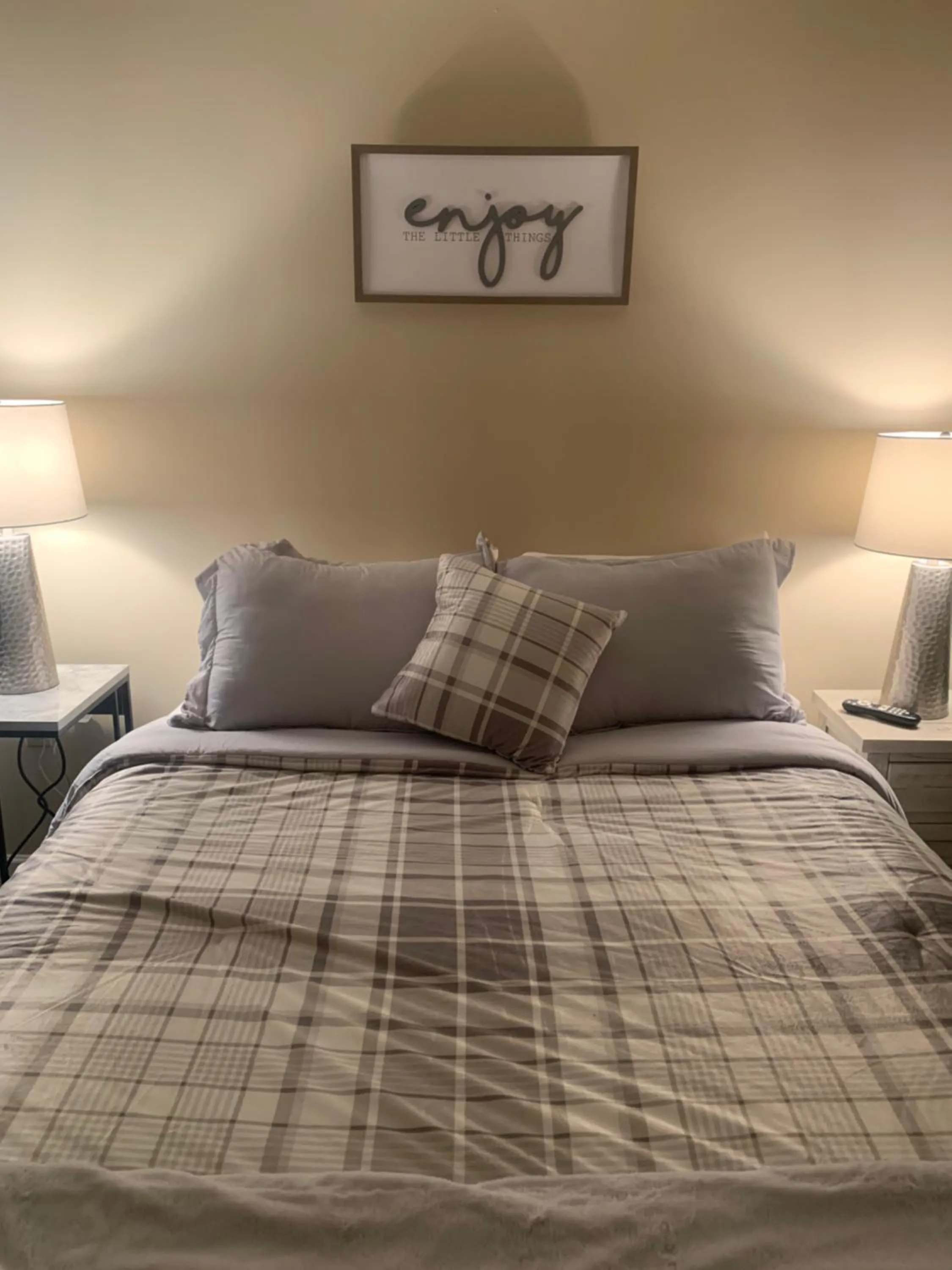 Bed in River Place Condos #711 3BD