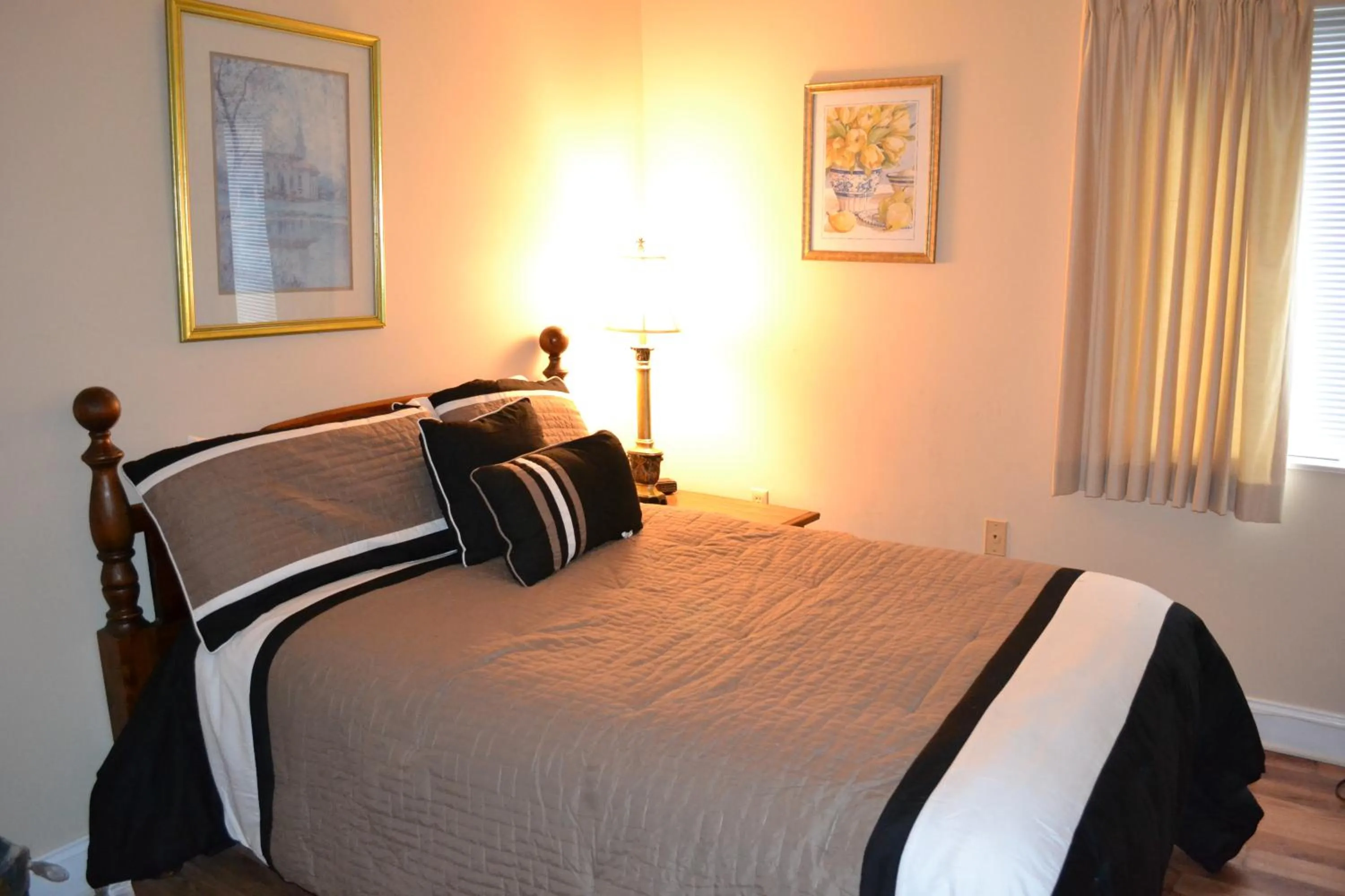 Bed in River Place Condos #411 3BD