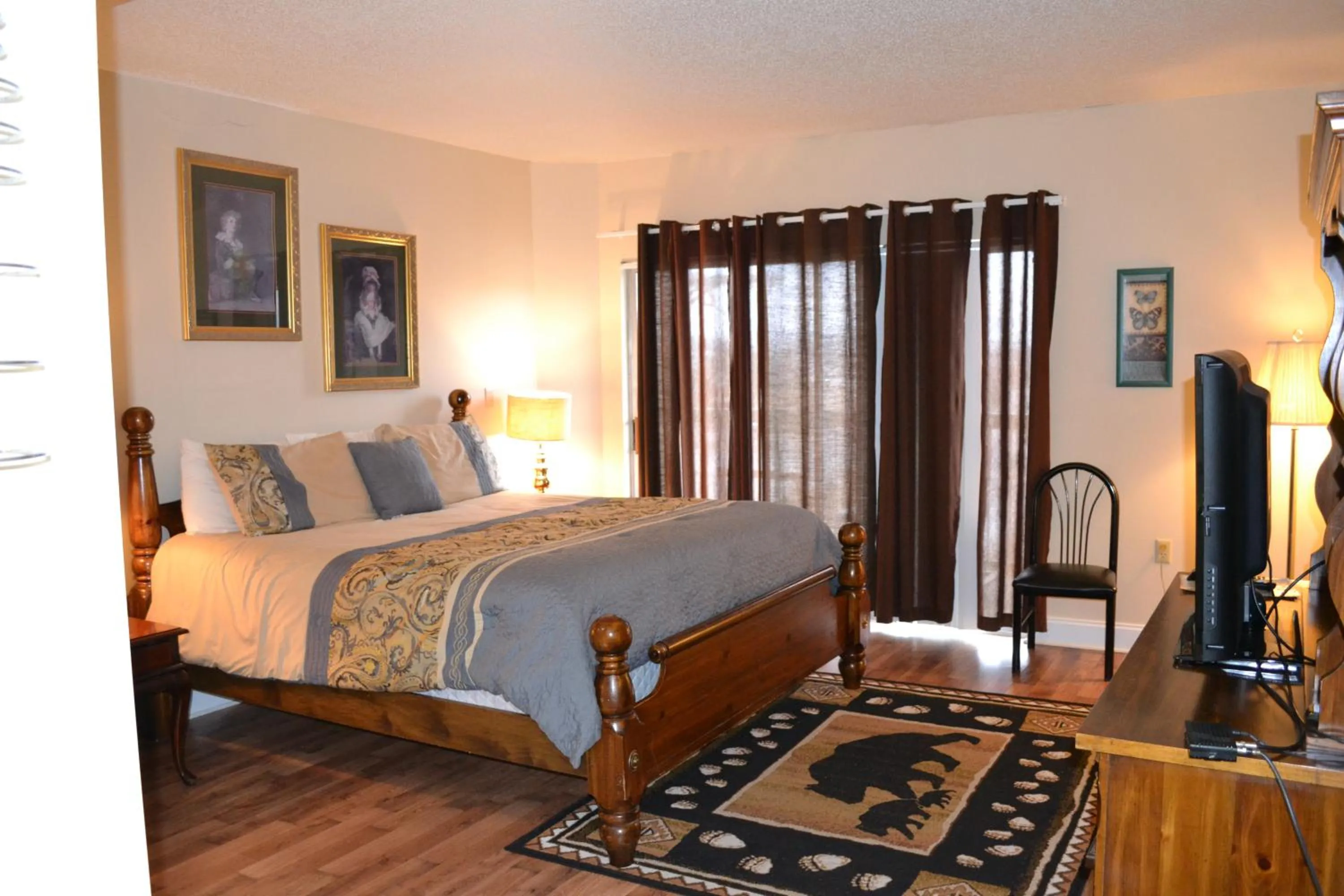 Bed in River Place Condos #411 3BD