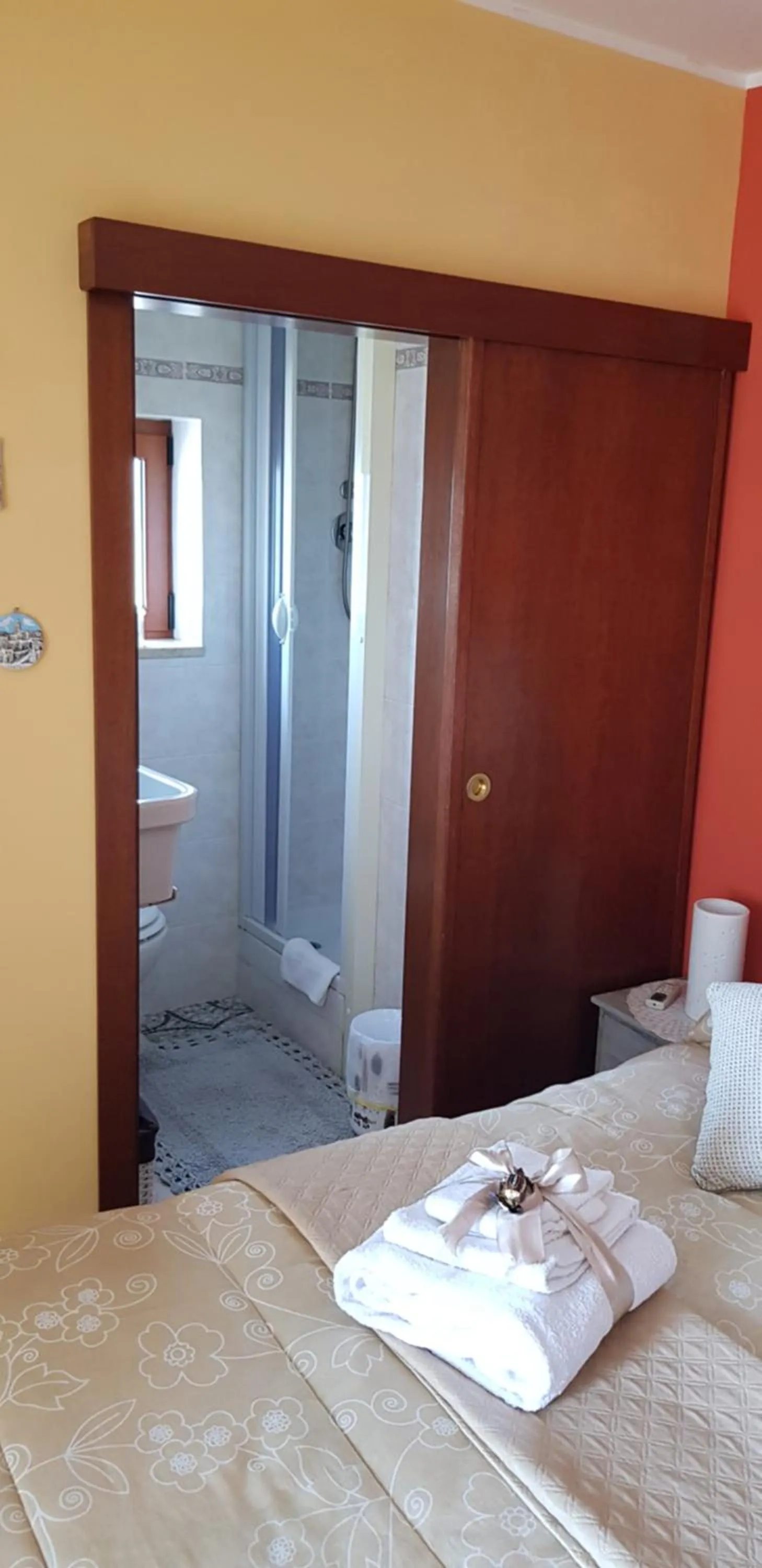 Bedroom, Bed in Sassi's Loft