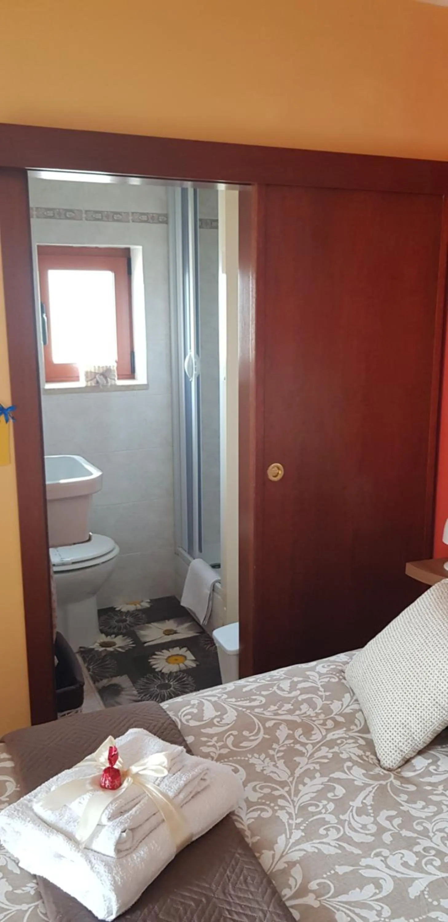 Bedroom, Bed in Sassi's Loft