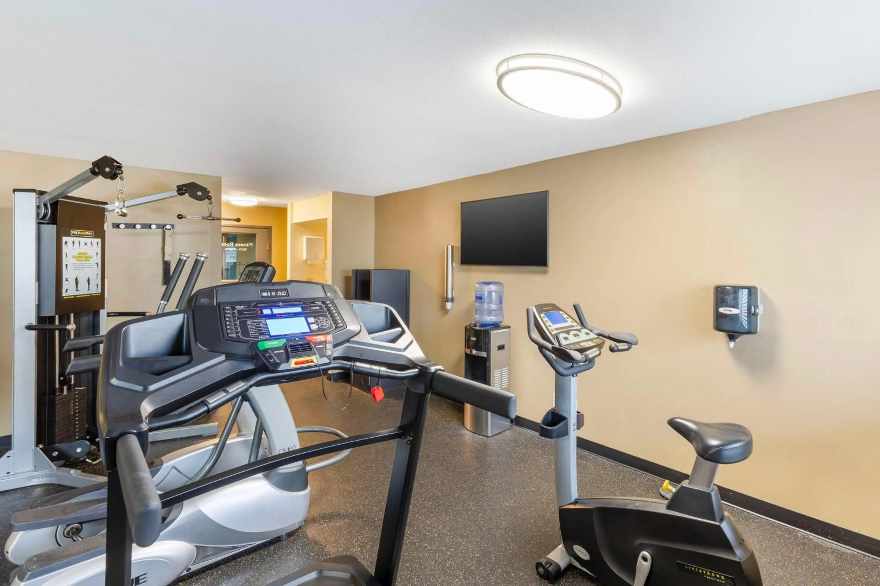 Fitness centre/facilities in Best Western St. Louis Inn