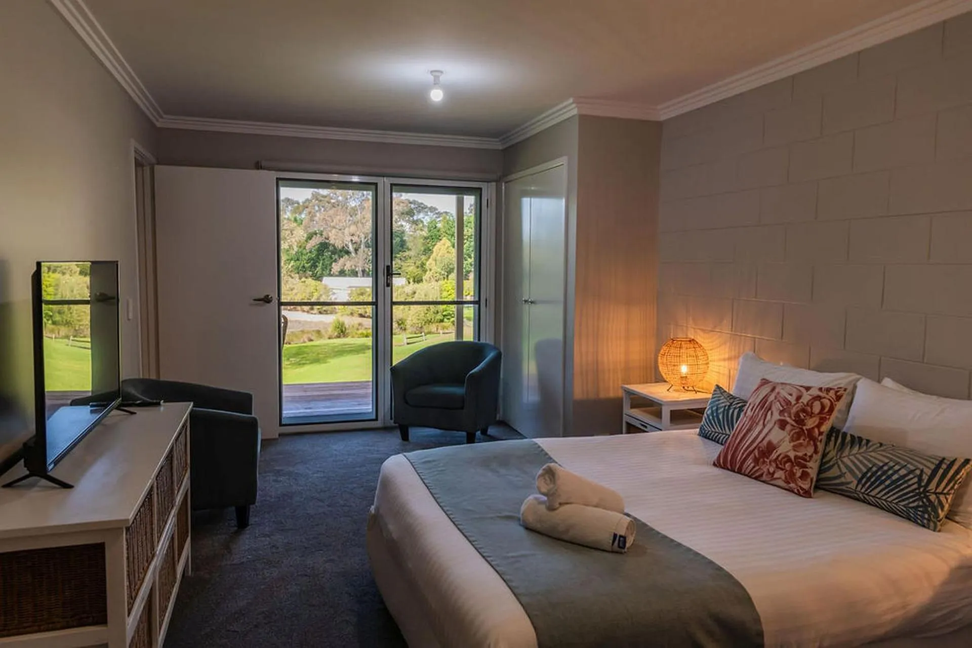 Bedroom, Bed in McMillans of Metung Coastal Resort