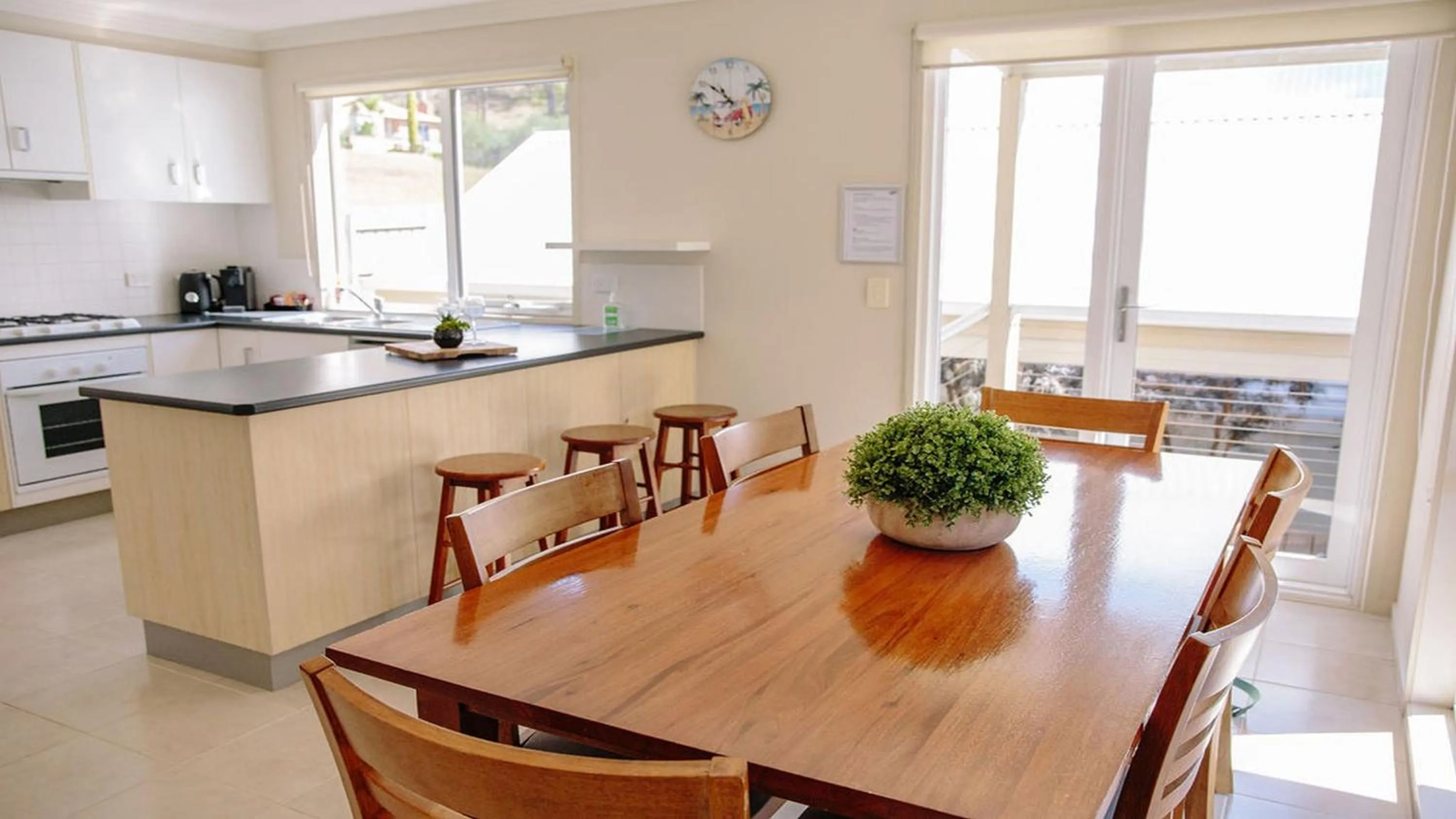 Dining area in McMillans of Metung Coastal Resort