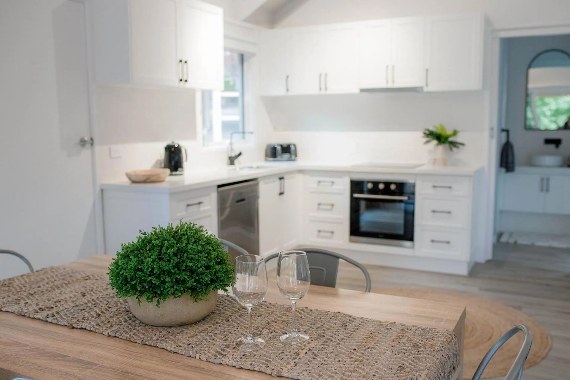 Kitchen or kitchenette in McMillans of Metung Coastal Resort