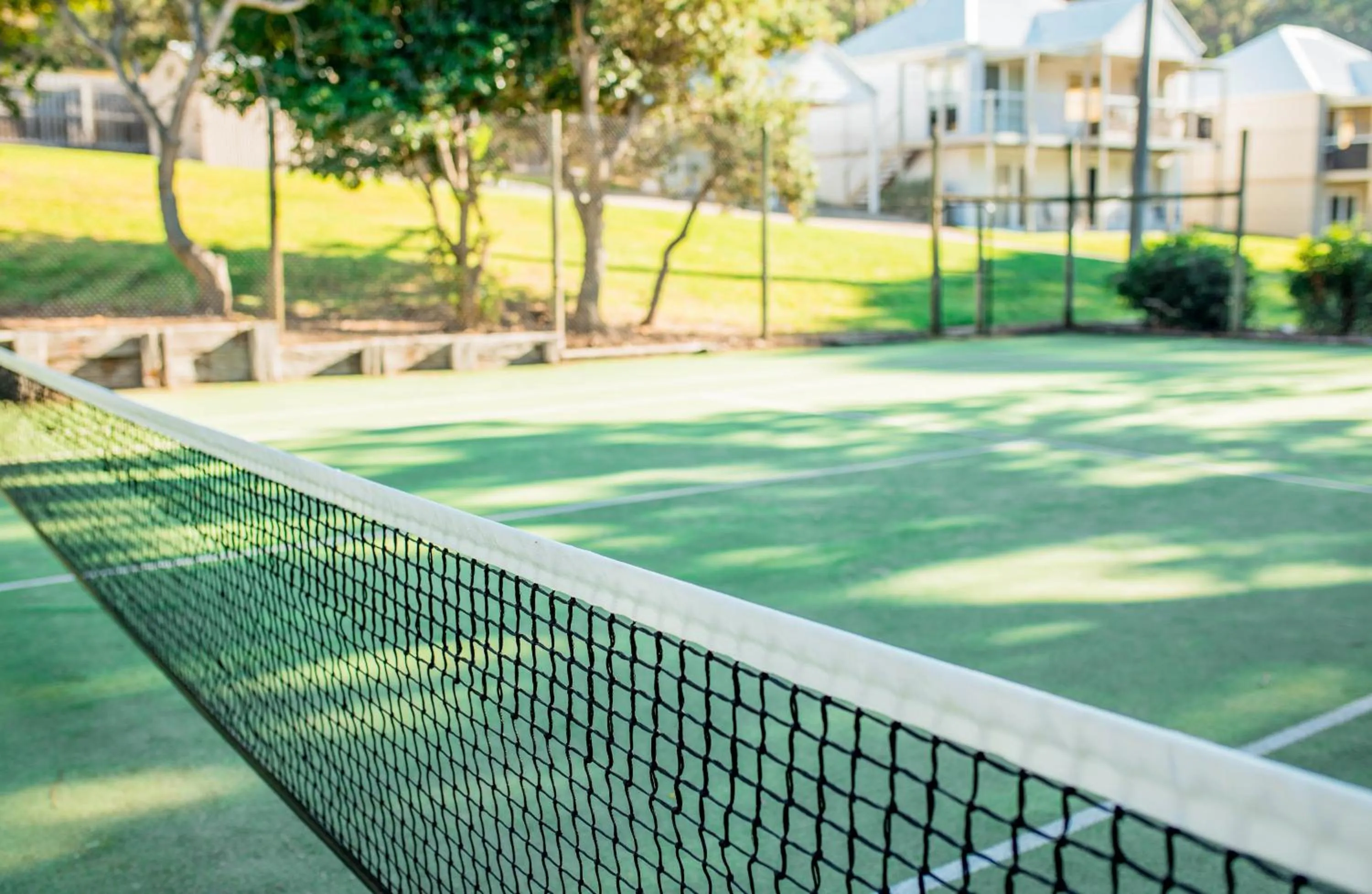 Tennis court in McMillans of Metung Coastal Resort