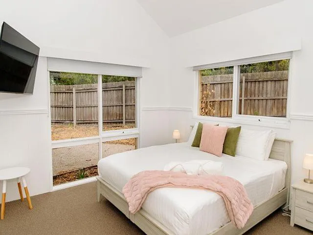 Bed in McMillans of Metung Coastal Resort