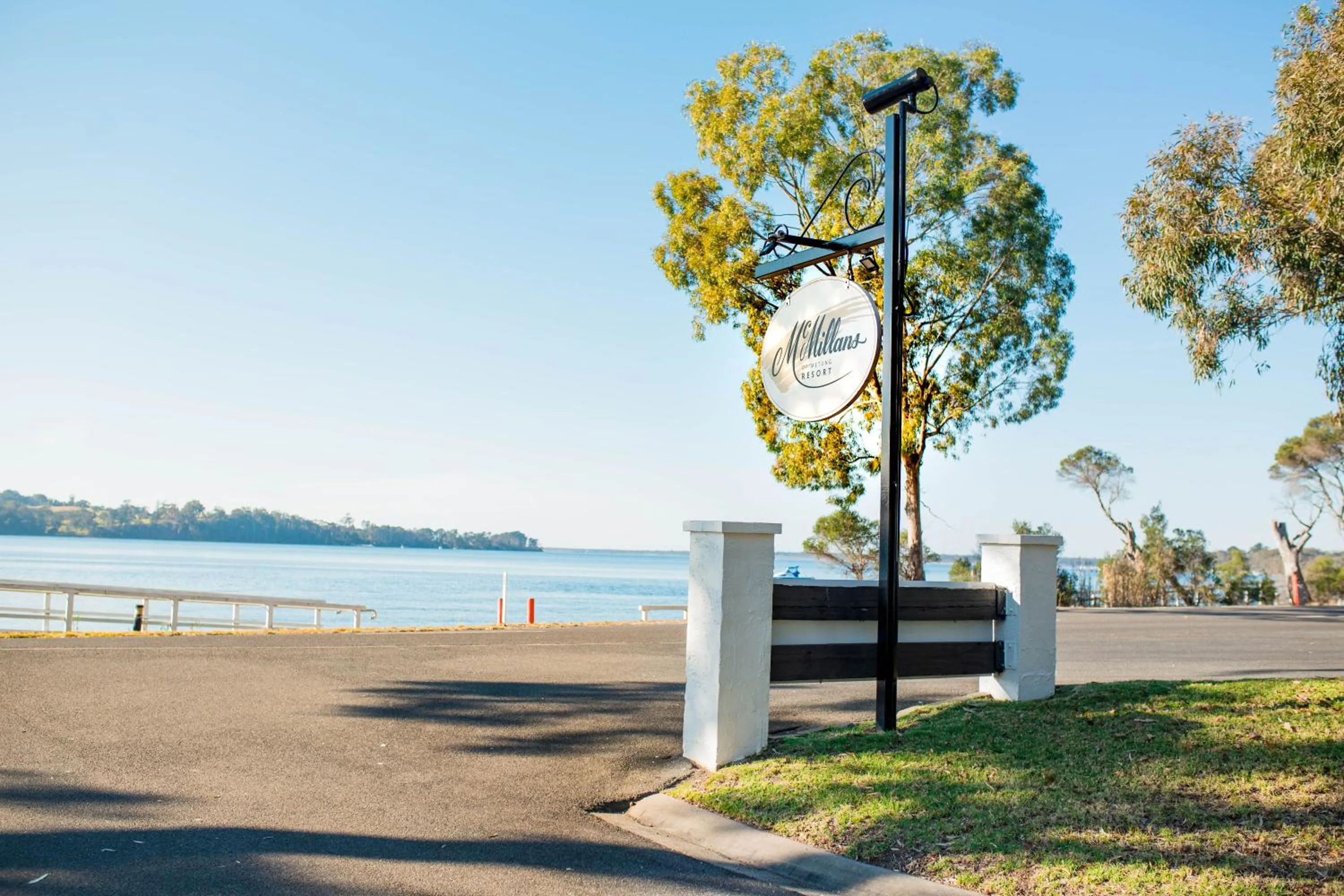 Facade/entrance in McMillans of Metung Coastal Resort