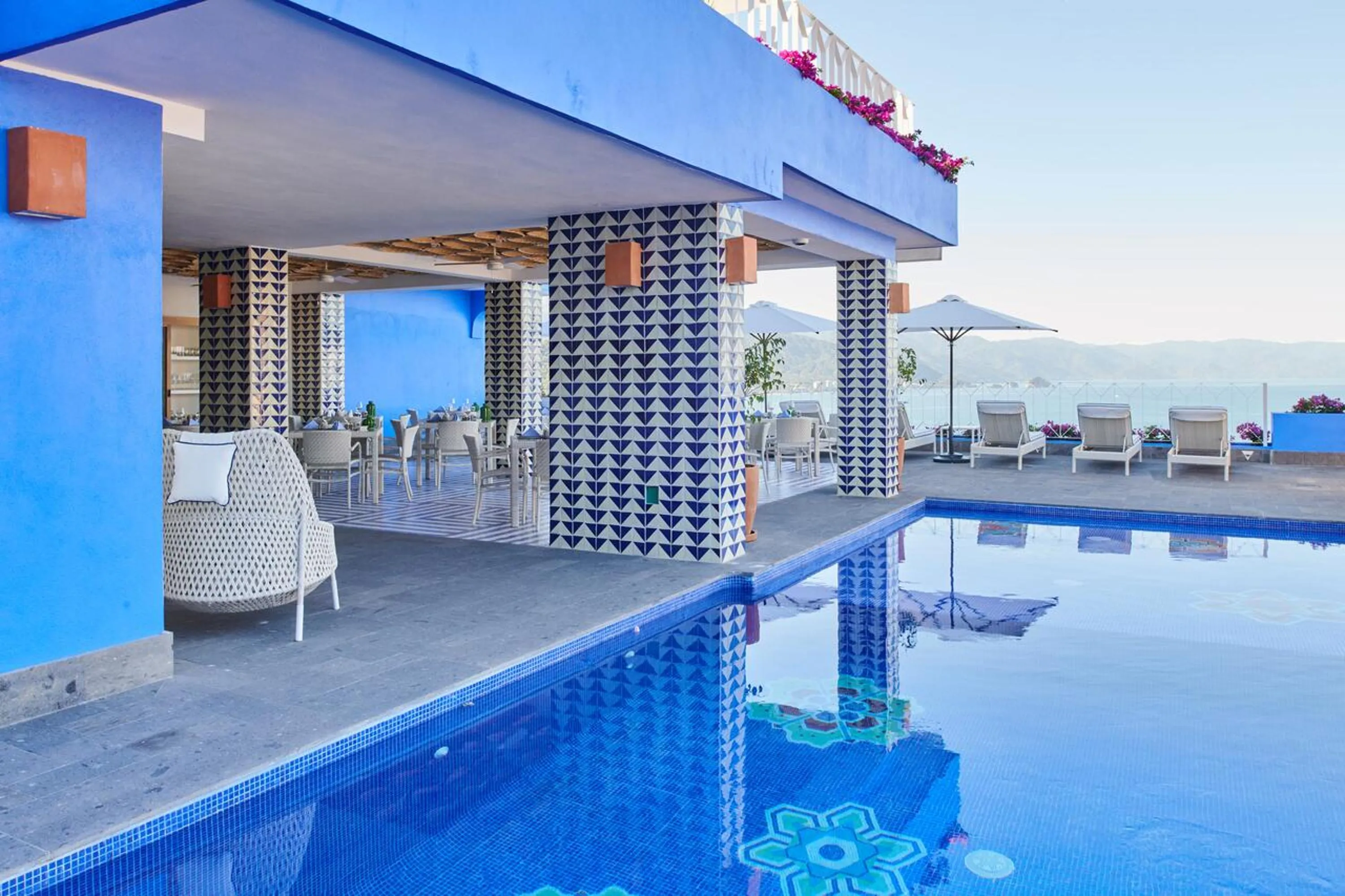 Swimming pool in Hotel Luxury Patio Azul