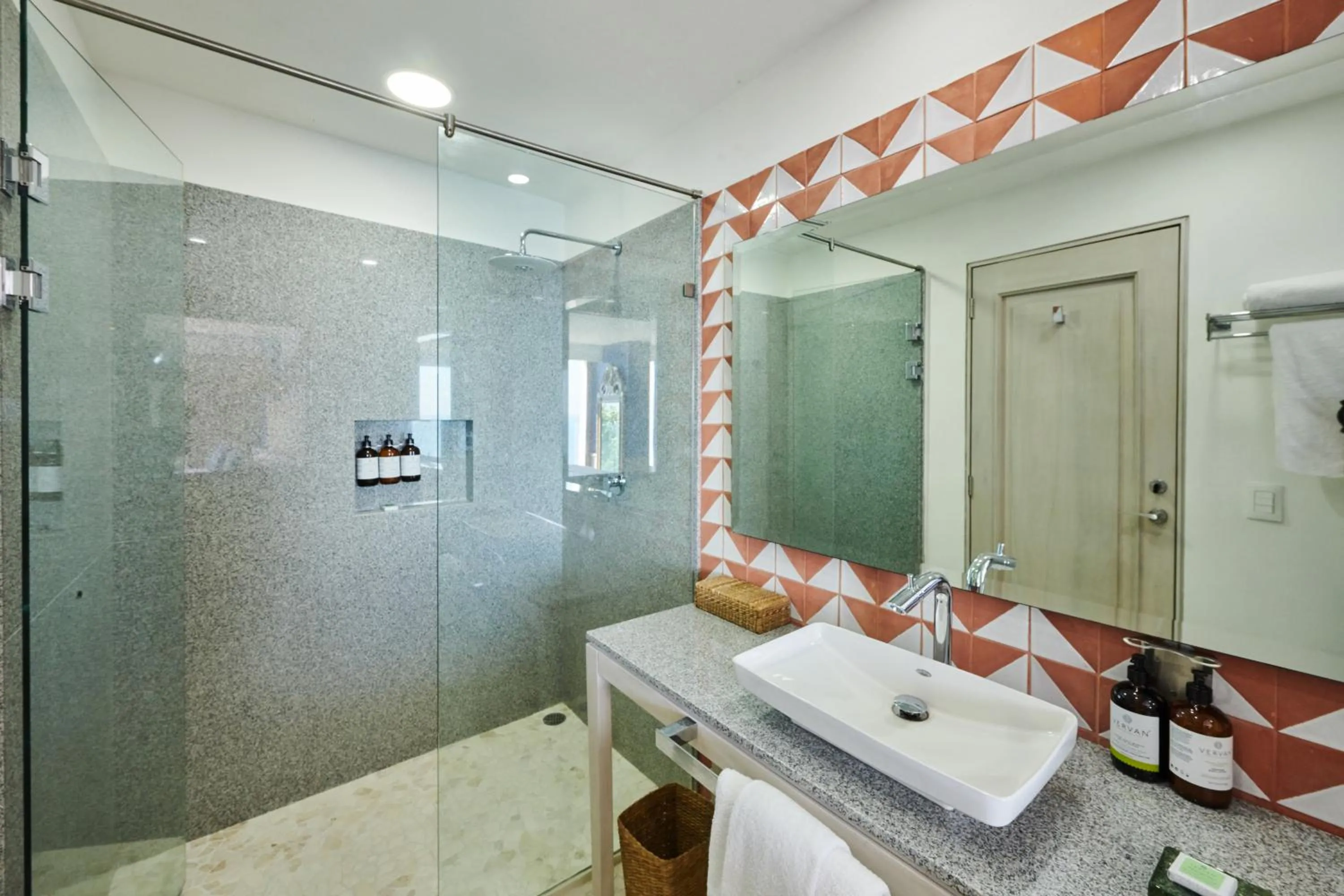 Shower in Hotel Luxury Patio Azul