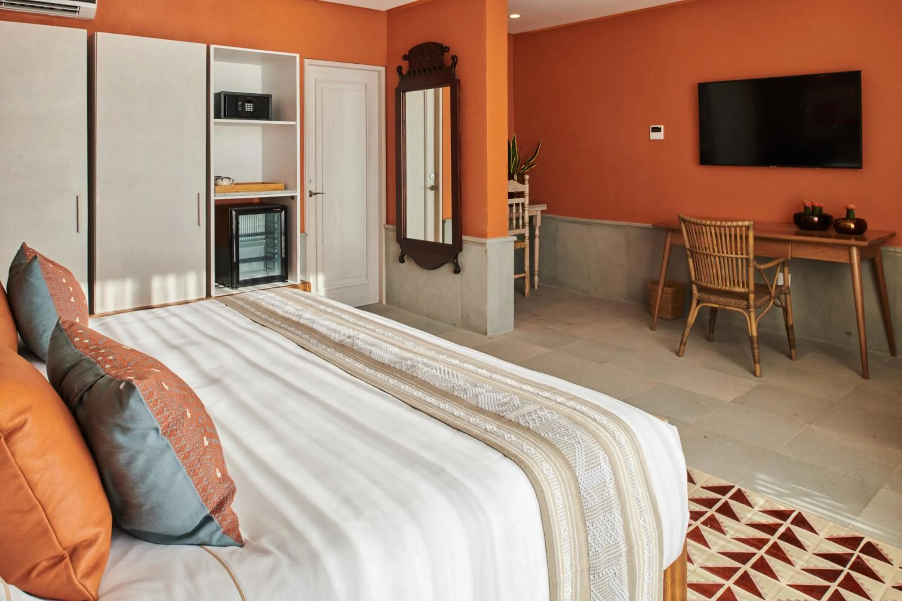 TV and multimedia, Bed in Hotel Luxury Patio Azul