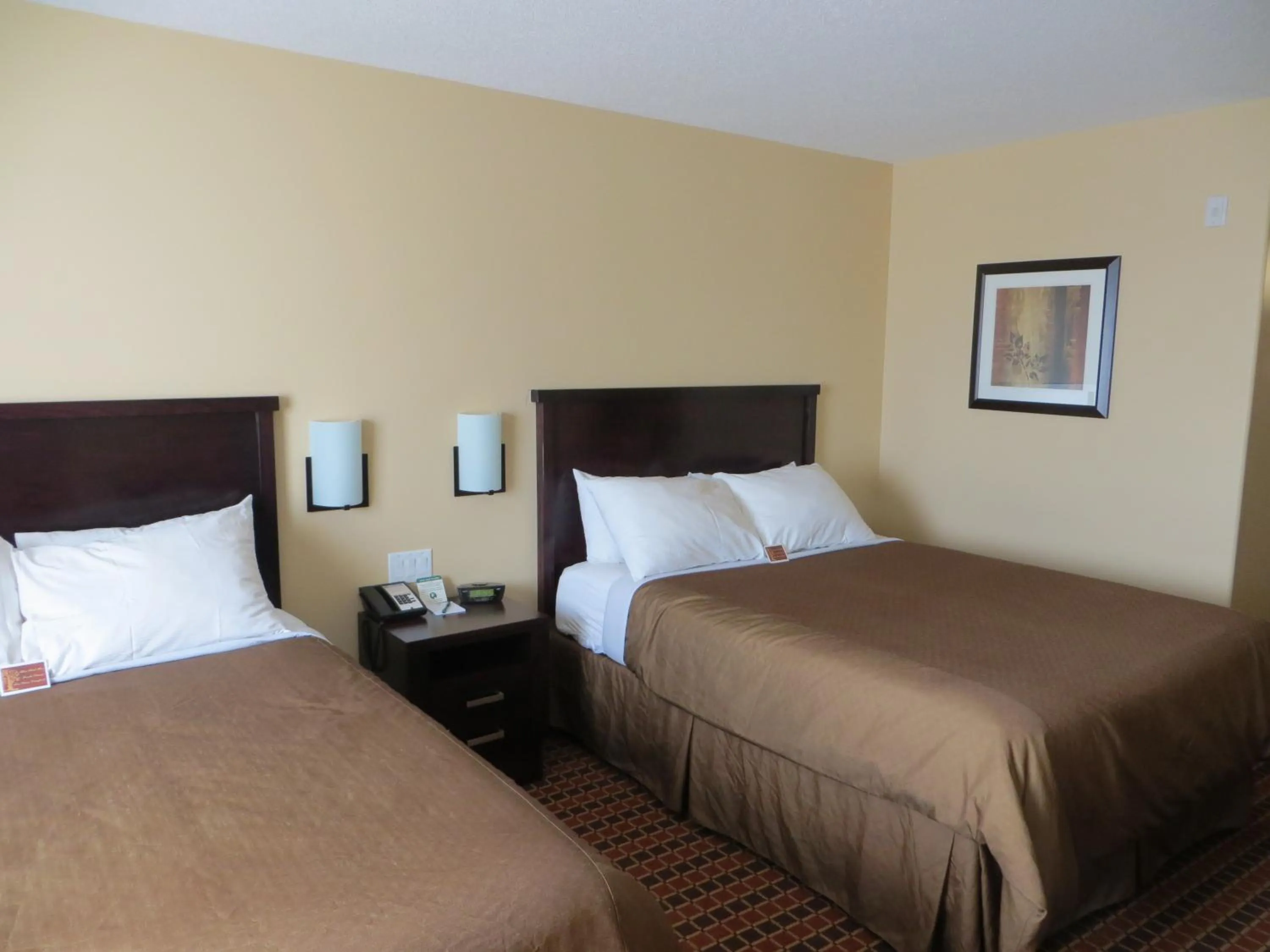 Bed in Poplar Tree Inn